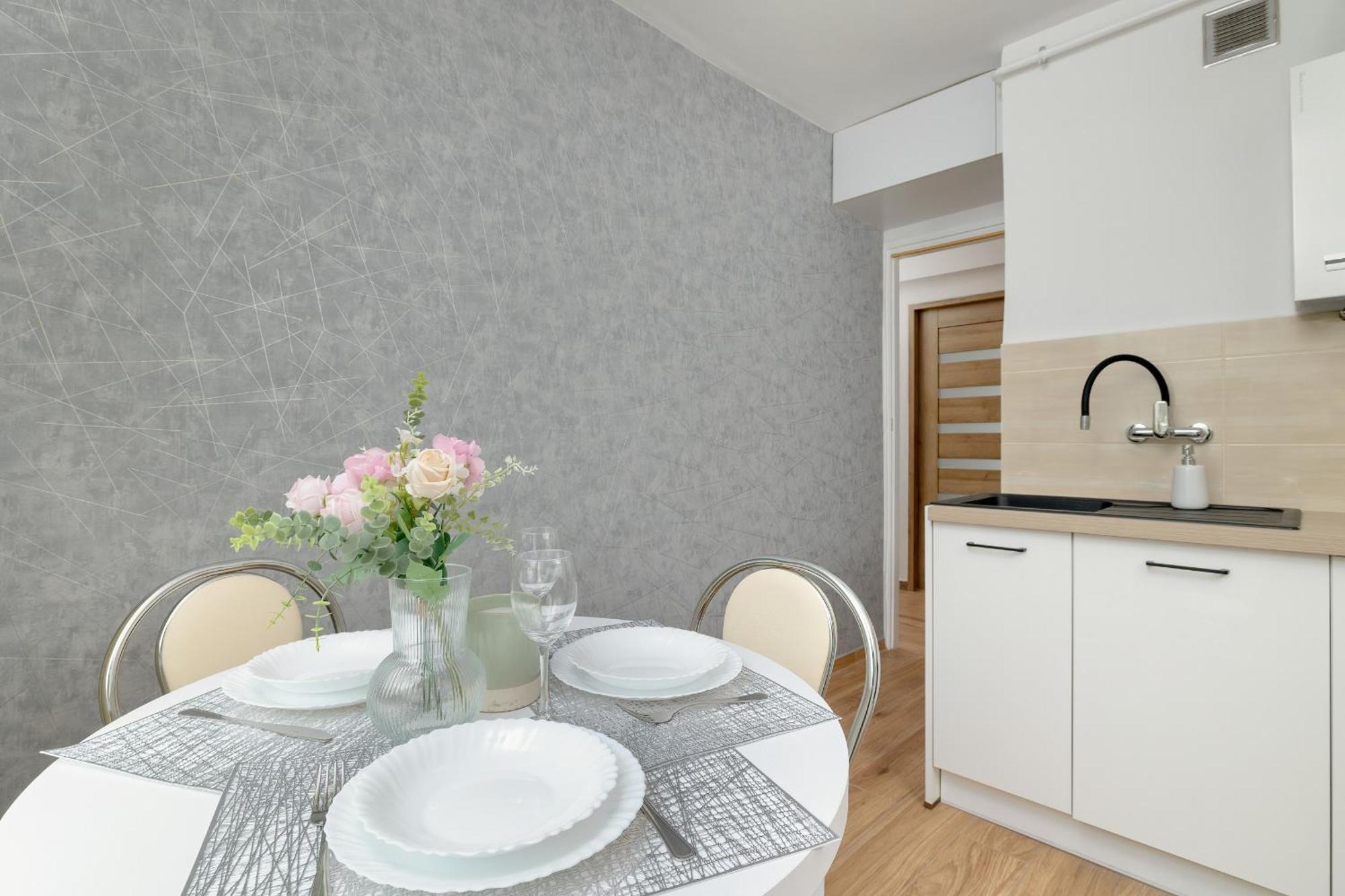 Comfortable With Balcony In By Rent Like Apartamento Cracóvia