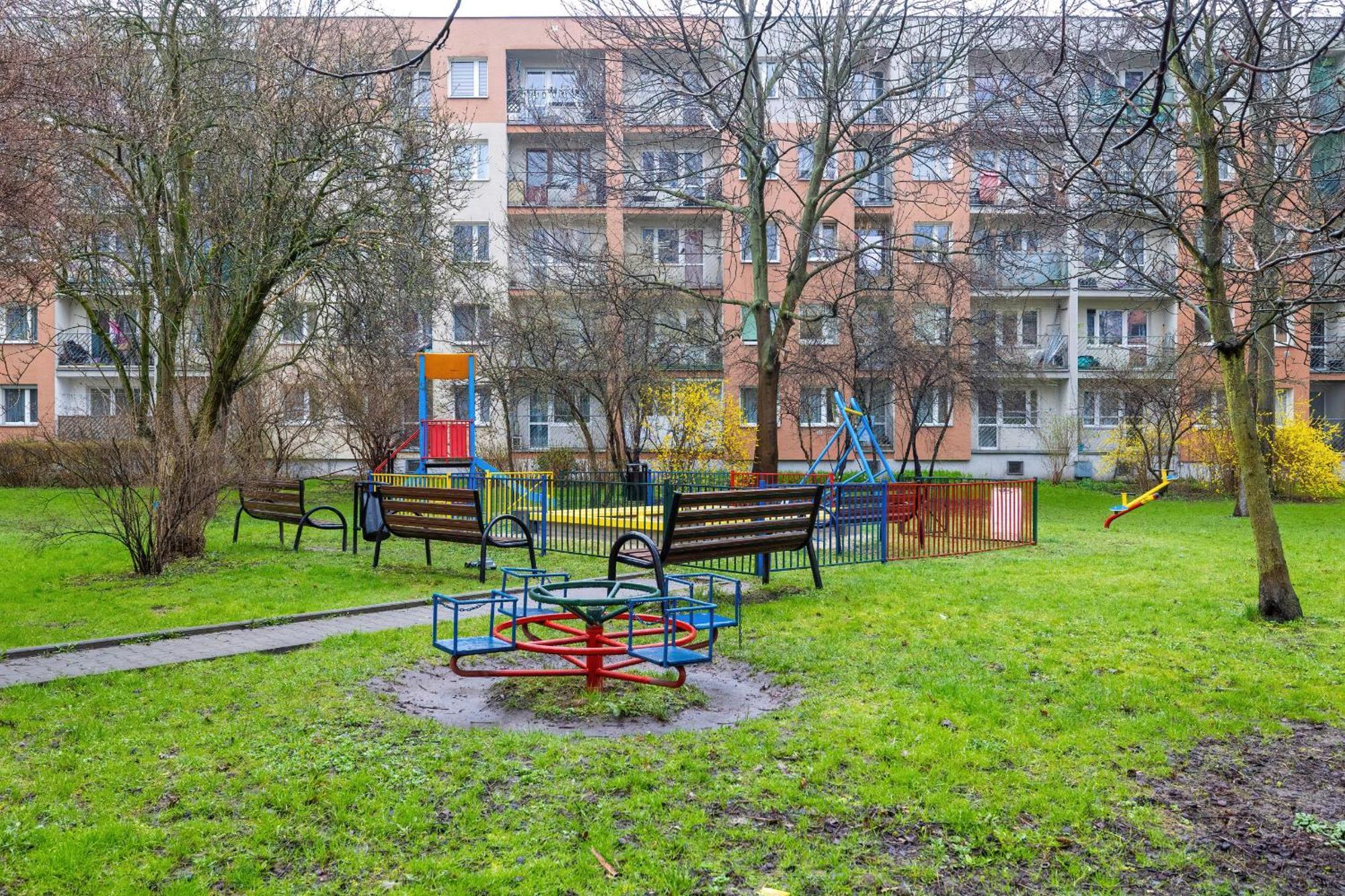 Apartment Comfortable With Balcony In By Rent Like