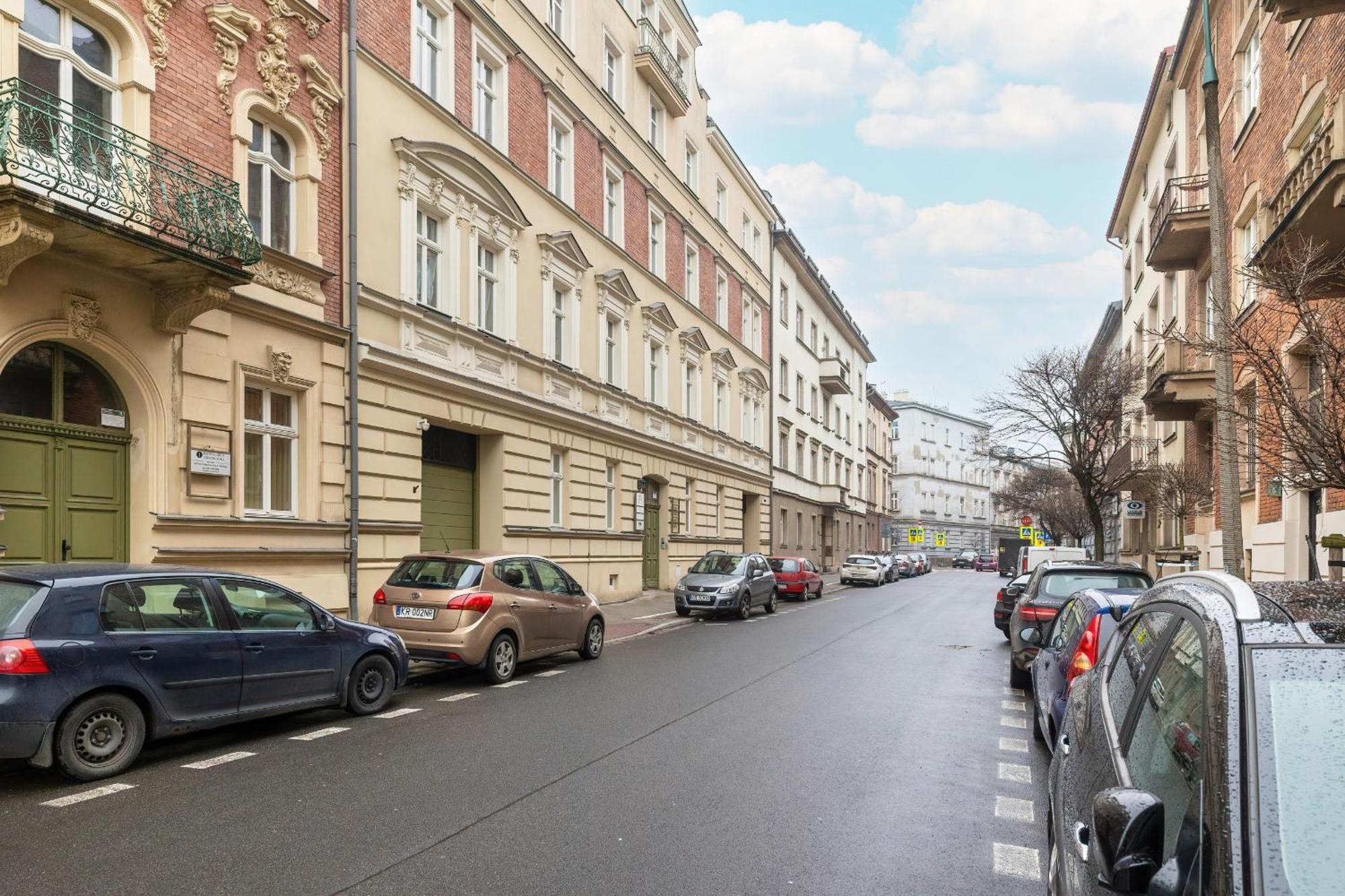 Cosy Arianska For 3 In Cracow Center By Renters