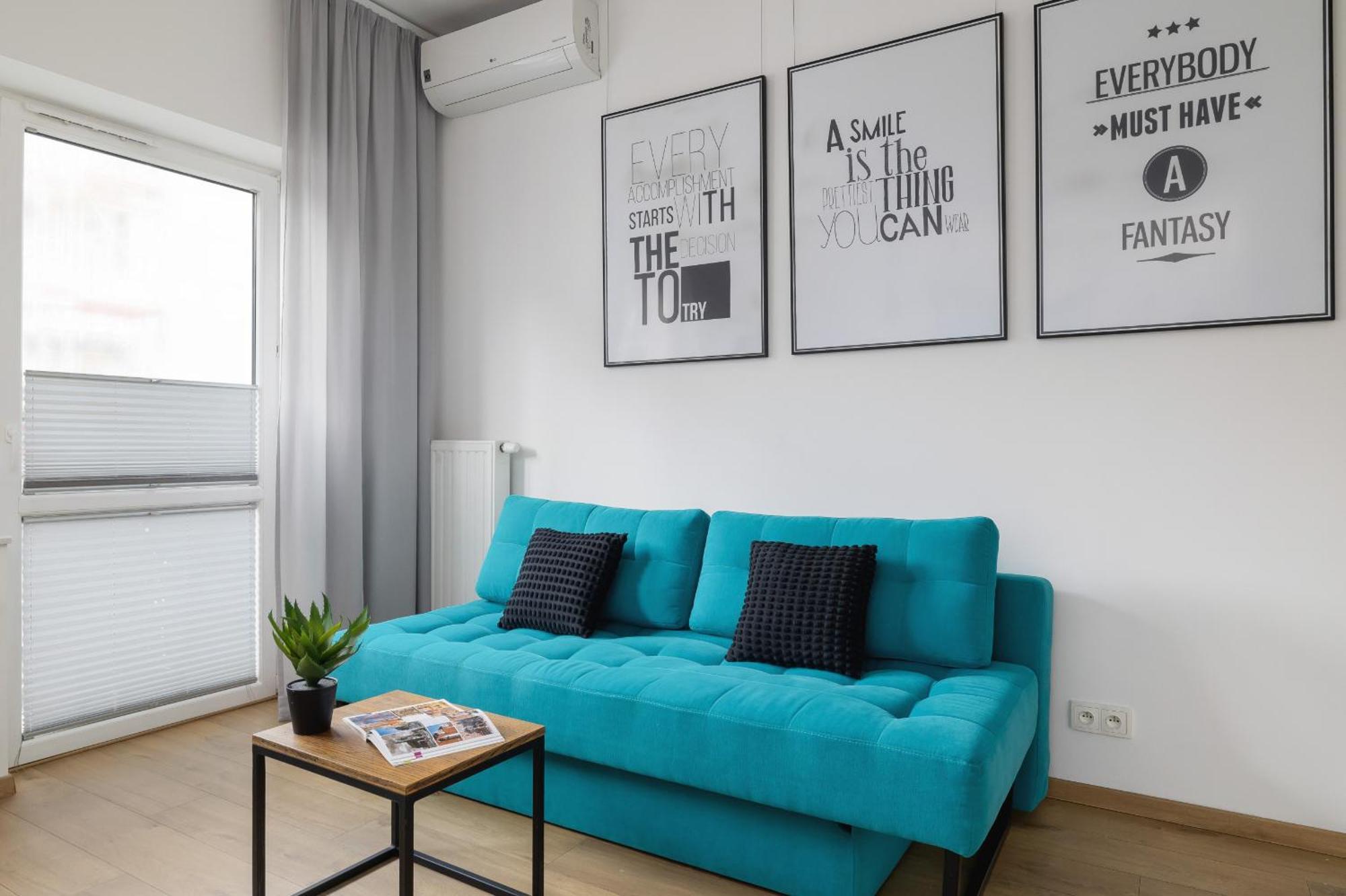 Turquoise Studio With Balcony & Air Conditioning By Renters * Krakow