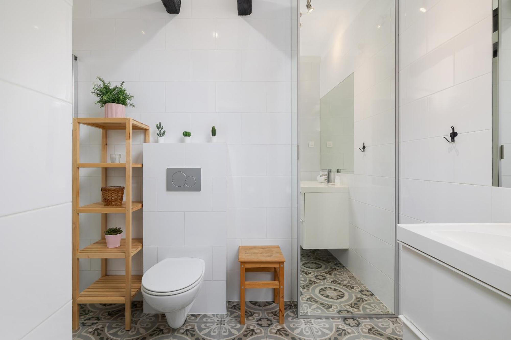 With 2 Bedrooms And Desks In The Center Of Cracow By Renters *