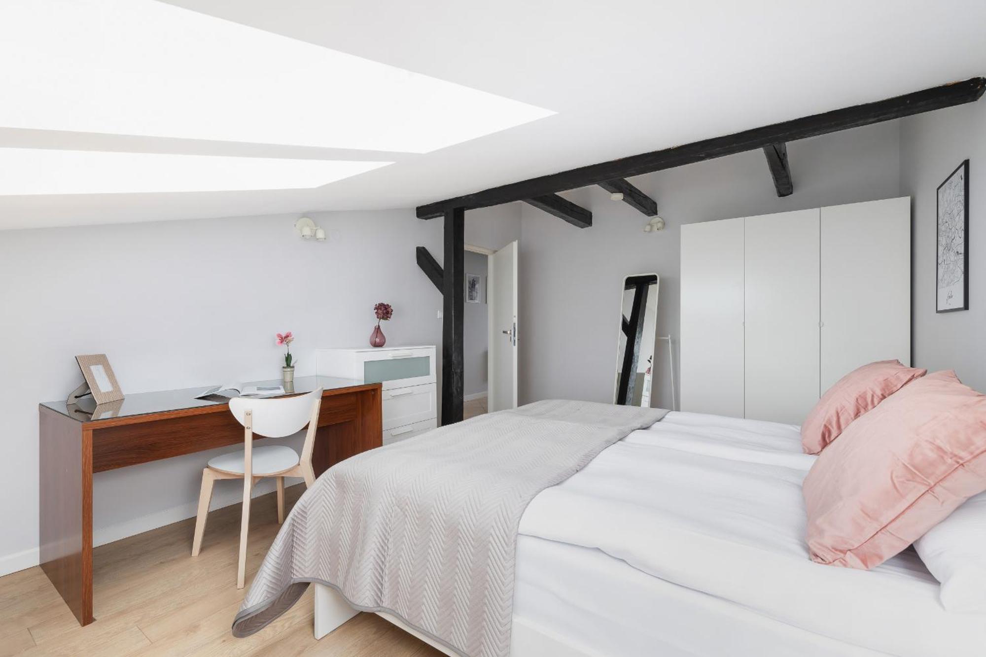 With 2 Bedrooms And Desks In The Center Of Cracow By Renters * Kraków