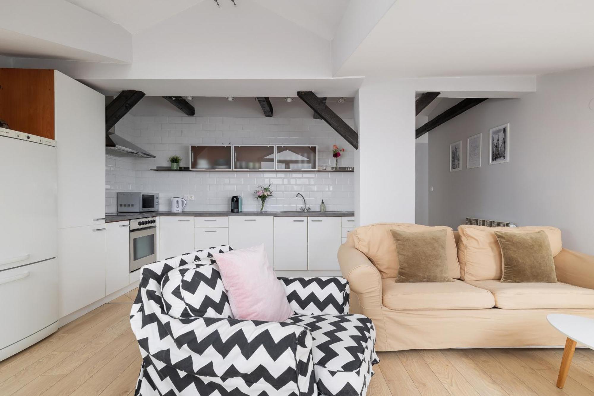 With 2 Bedrooms And Desks In The Center Of Cracow By Renters Apartament Kraków