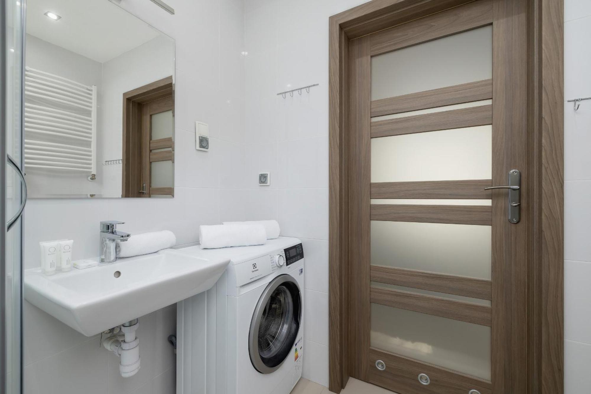 Apartment Modern With Parking In Cracow By Rent Like *