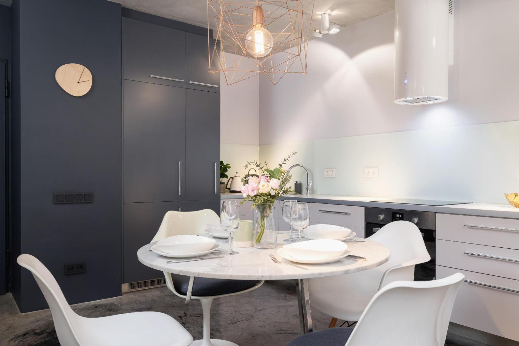 Modern And Elegant With Bathtub In Cracow Center By Renters