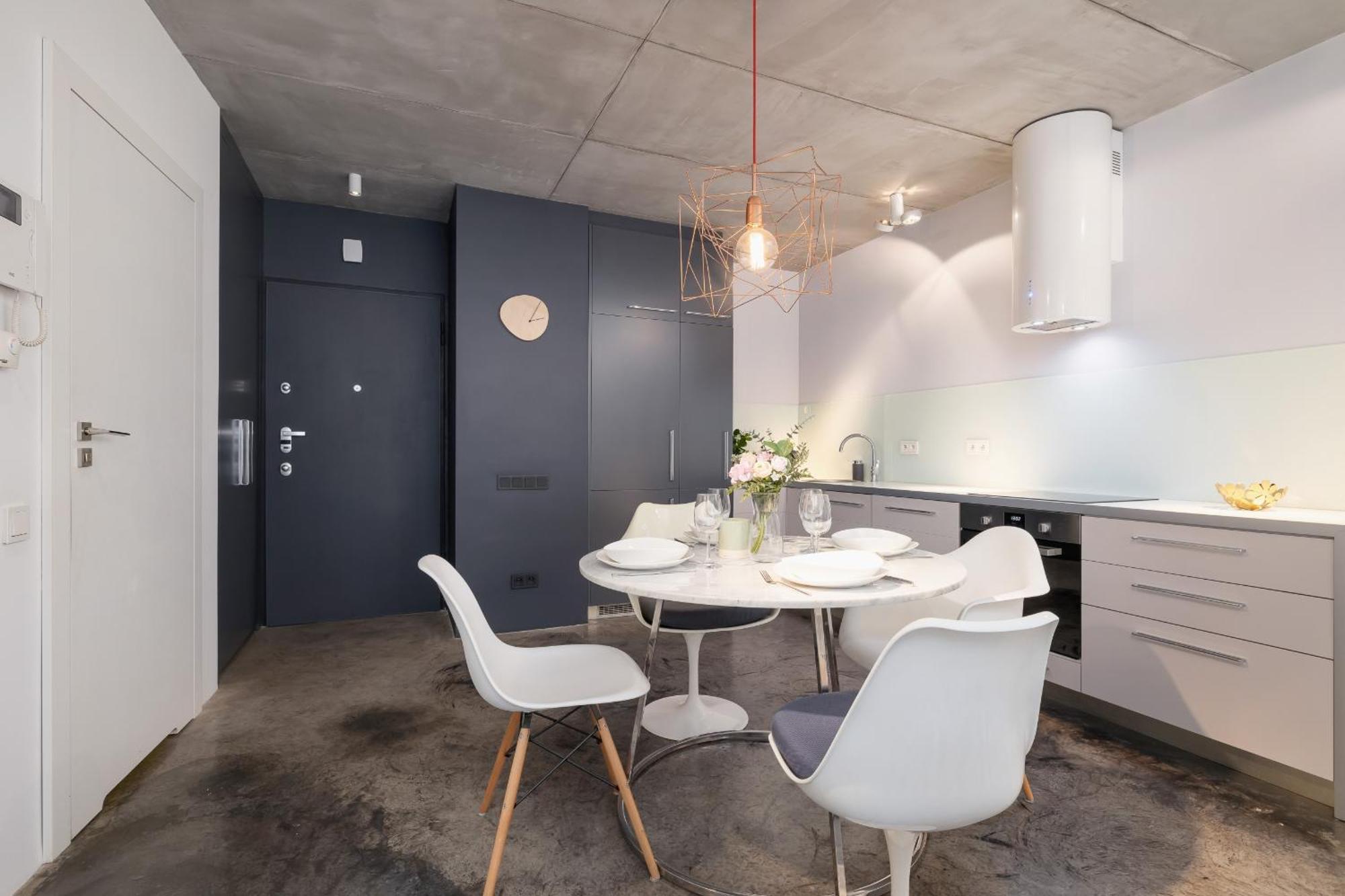 Apartment Modern And Elegant With Bathtub In Cracow Center By Renters *