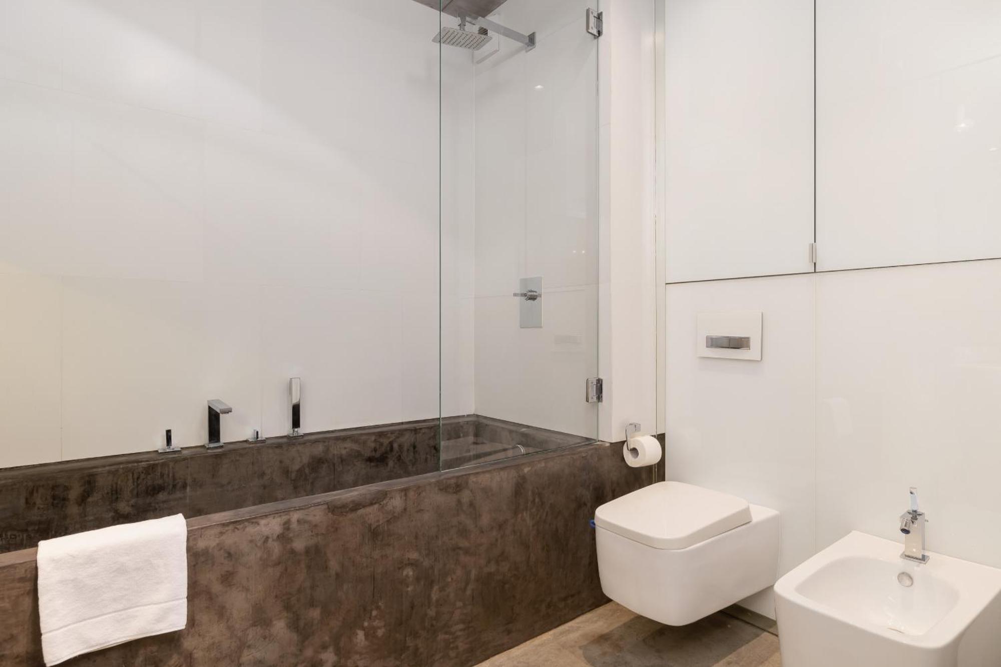 Modern And Elegant With Bathtub In Cracow Center By Renters * Krakow