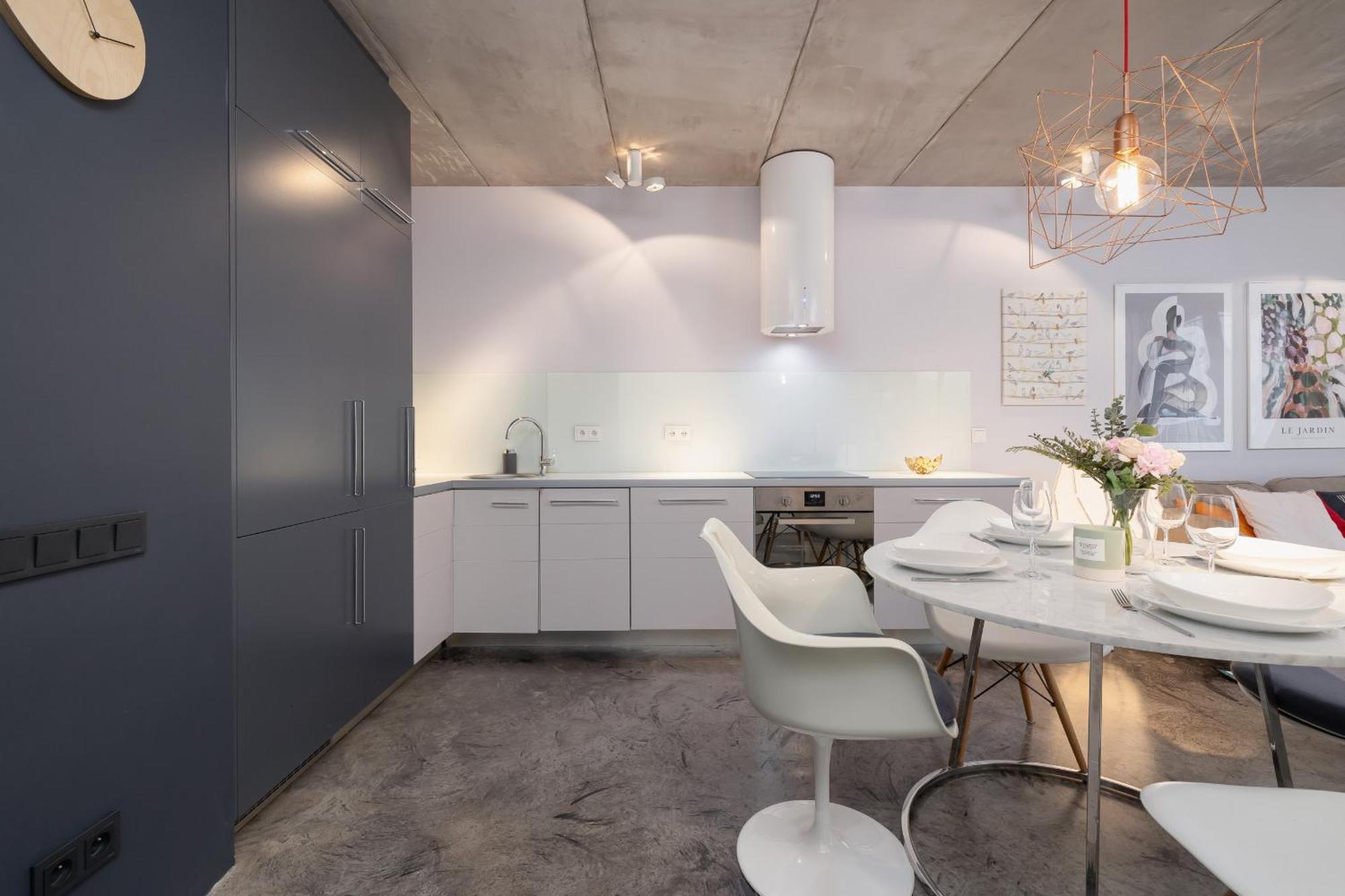 Apartment Modern And Elegant With Bathtub In Cracow Center By Renters *