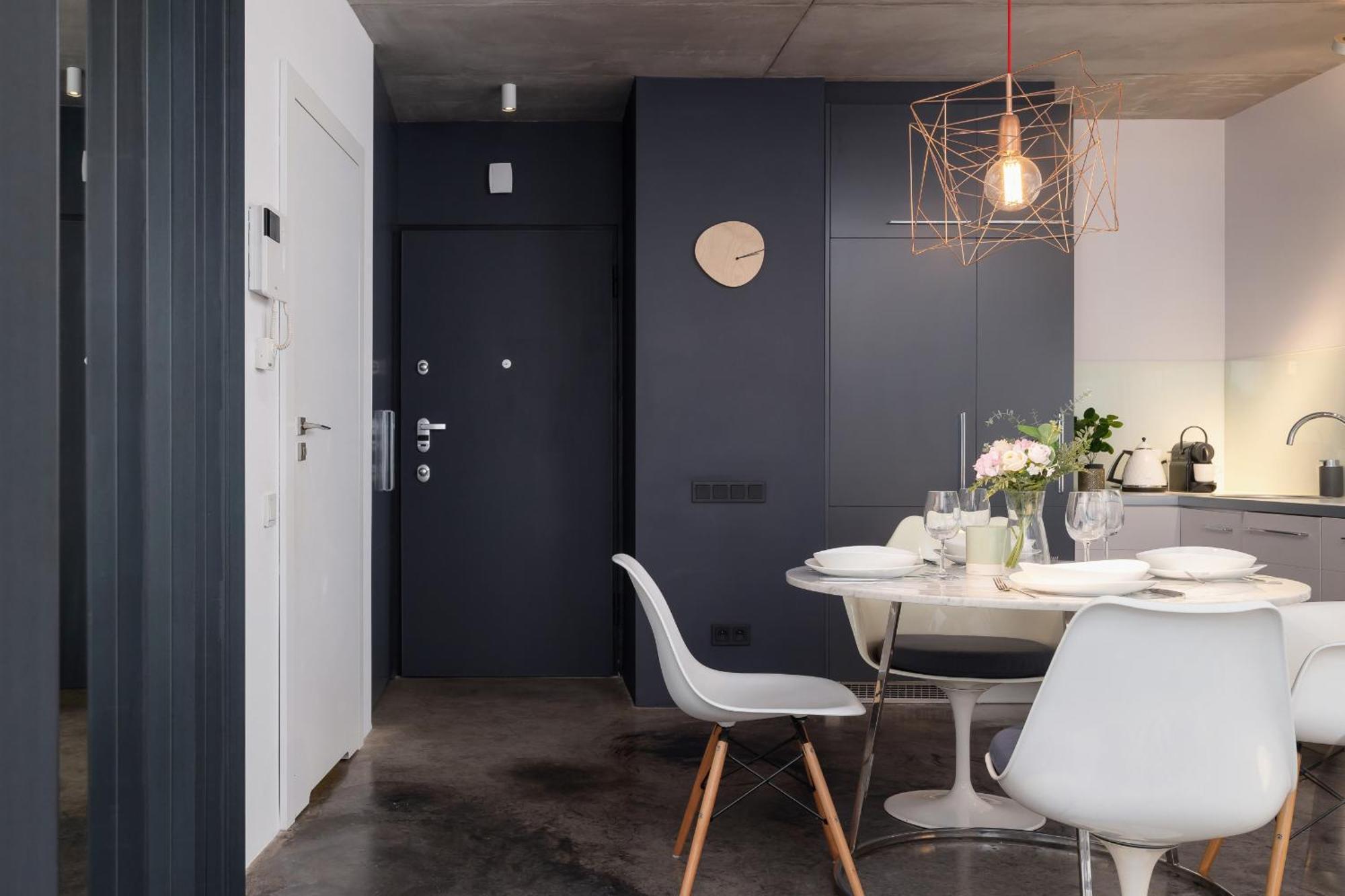 Modern And Elegant With Bathtub In Cracow Center By Renters