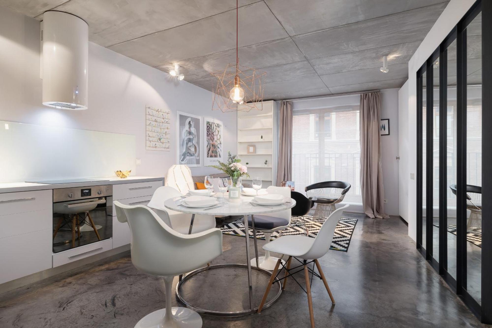 Apartment Modern And Elegant With Bathtub In Cracow Center By Renters *
