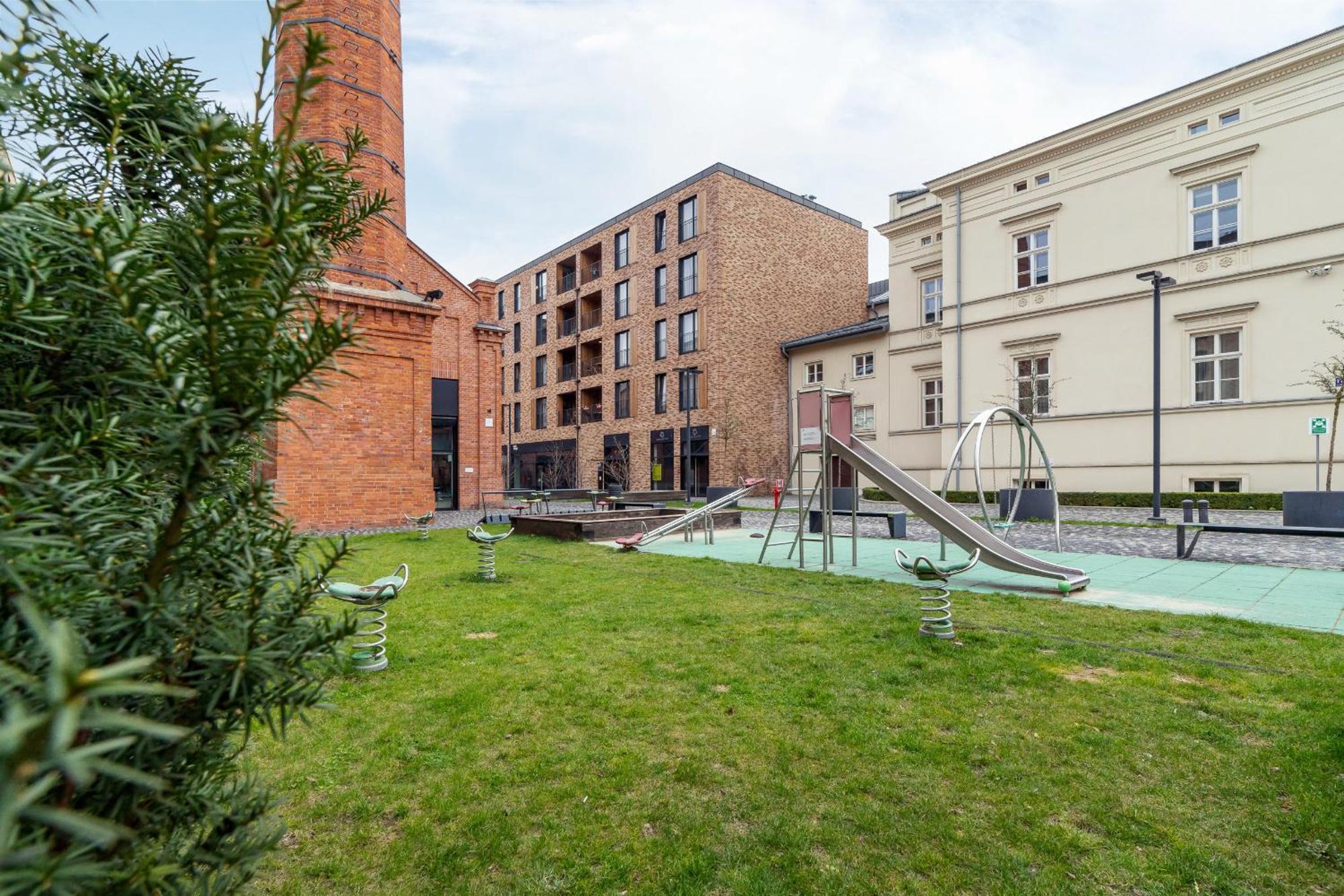 Apartment Modern And Elegant With Bathtub In Cracow Center By Renters *