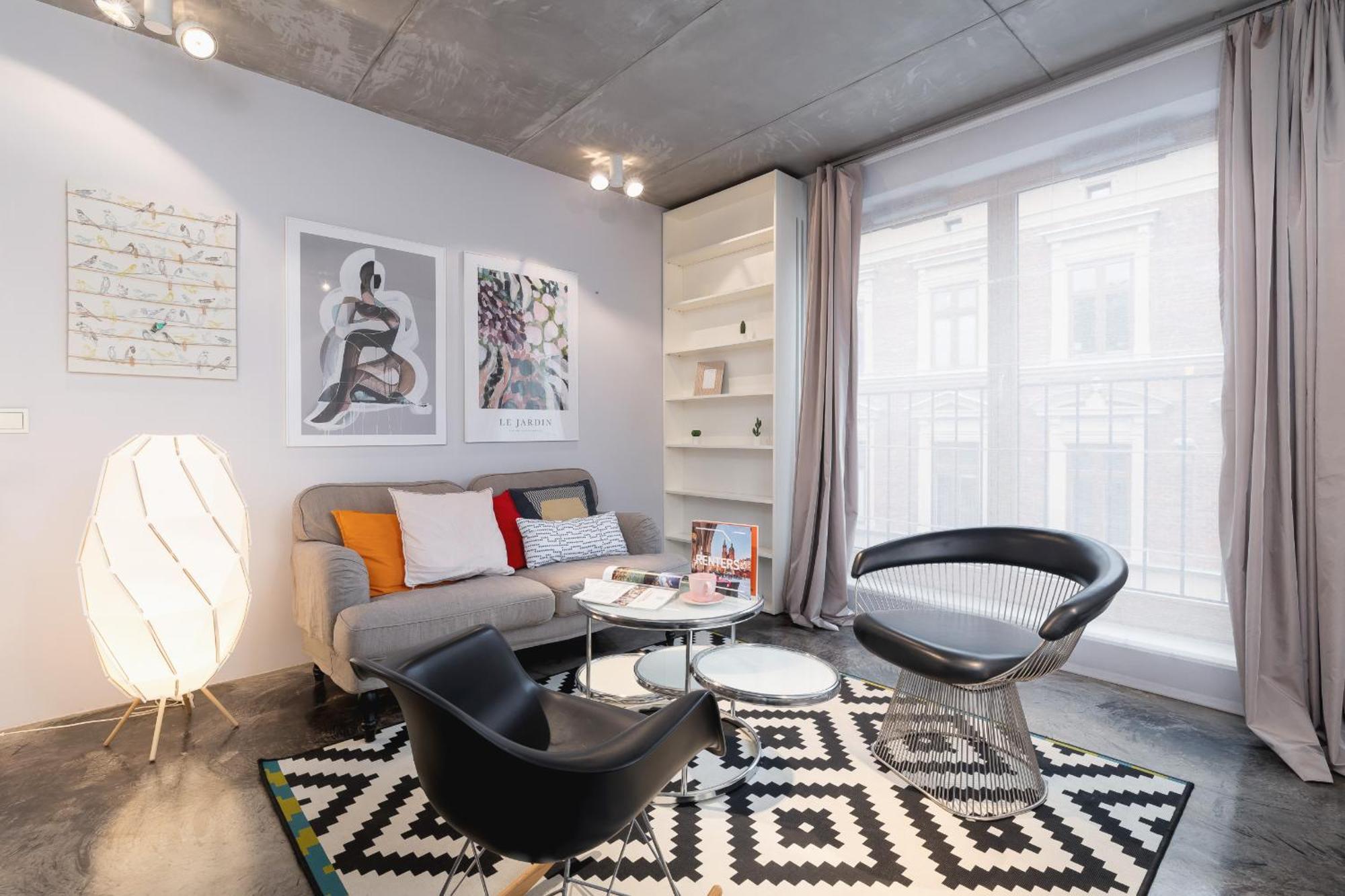 Modern And Elegant With Bathtub In Cracow Center By Renters Apartment
