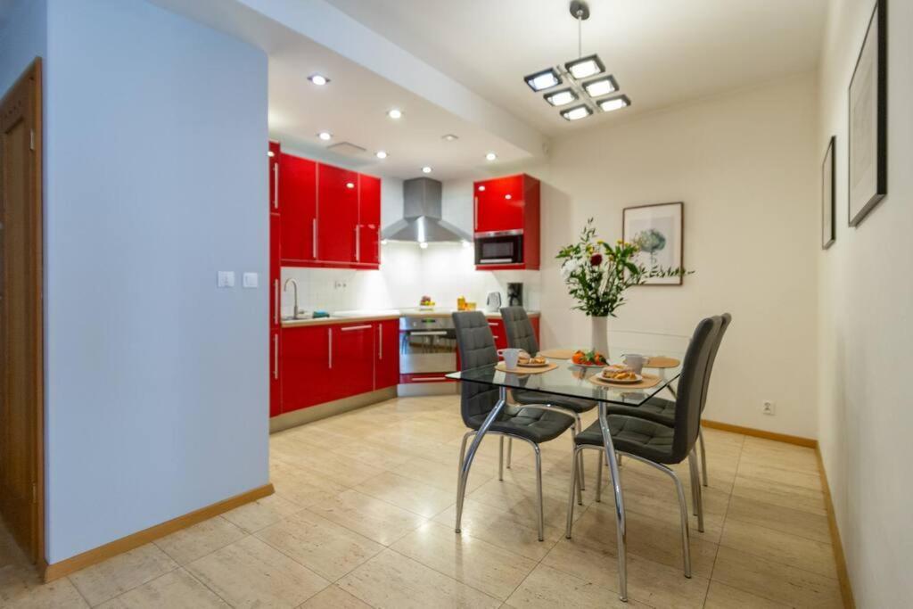 Haven, 2-bedroom W/underground Parking! *