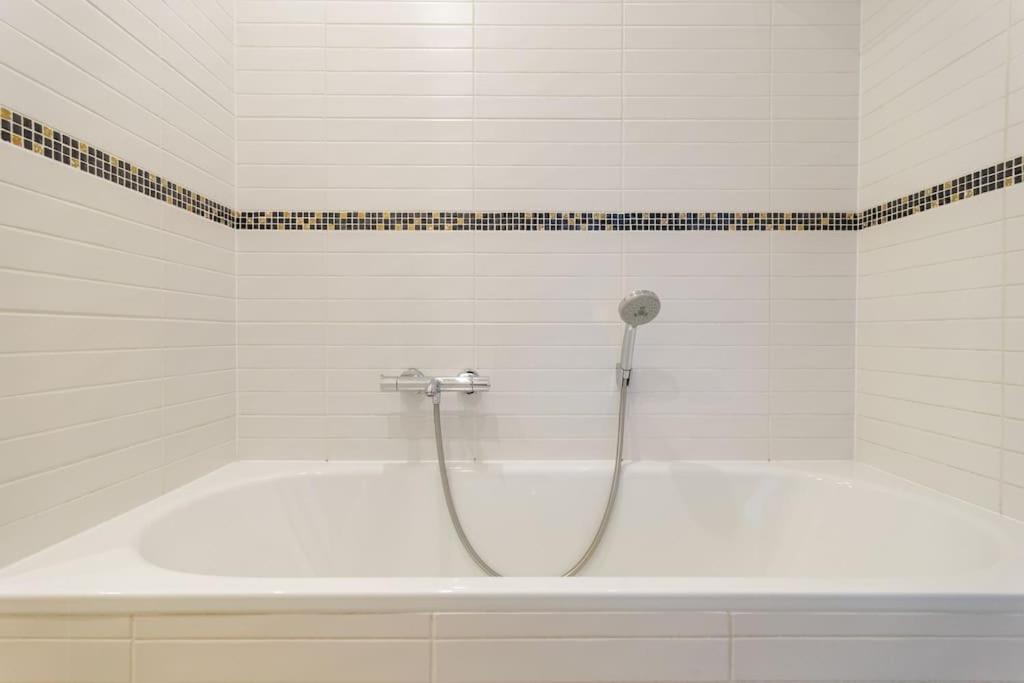 Haven, 2-bedroom W/underground Parking! Apartment