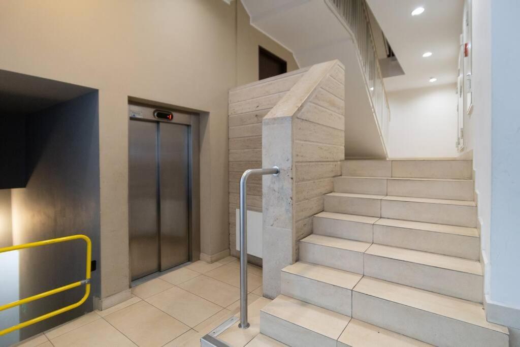 Haven, 2-bedroom W/underground Parking! * Krakow