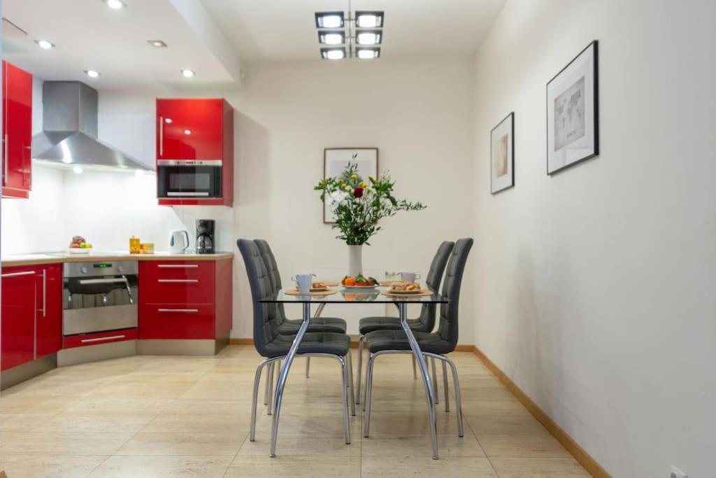 Haven, 2-bedroom W/underground Parking! Apartment