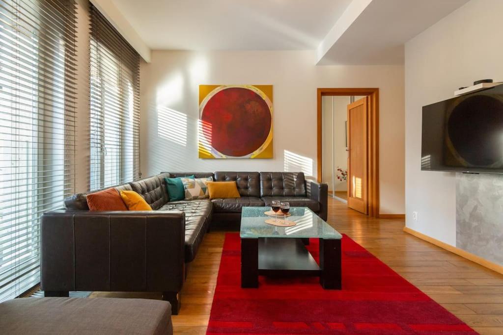 Apartment Haven, 2-bedroom W/underground Parking!