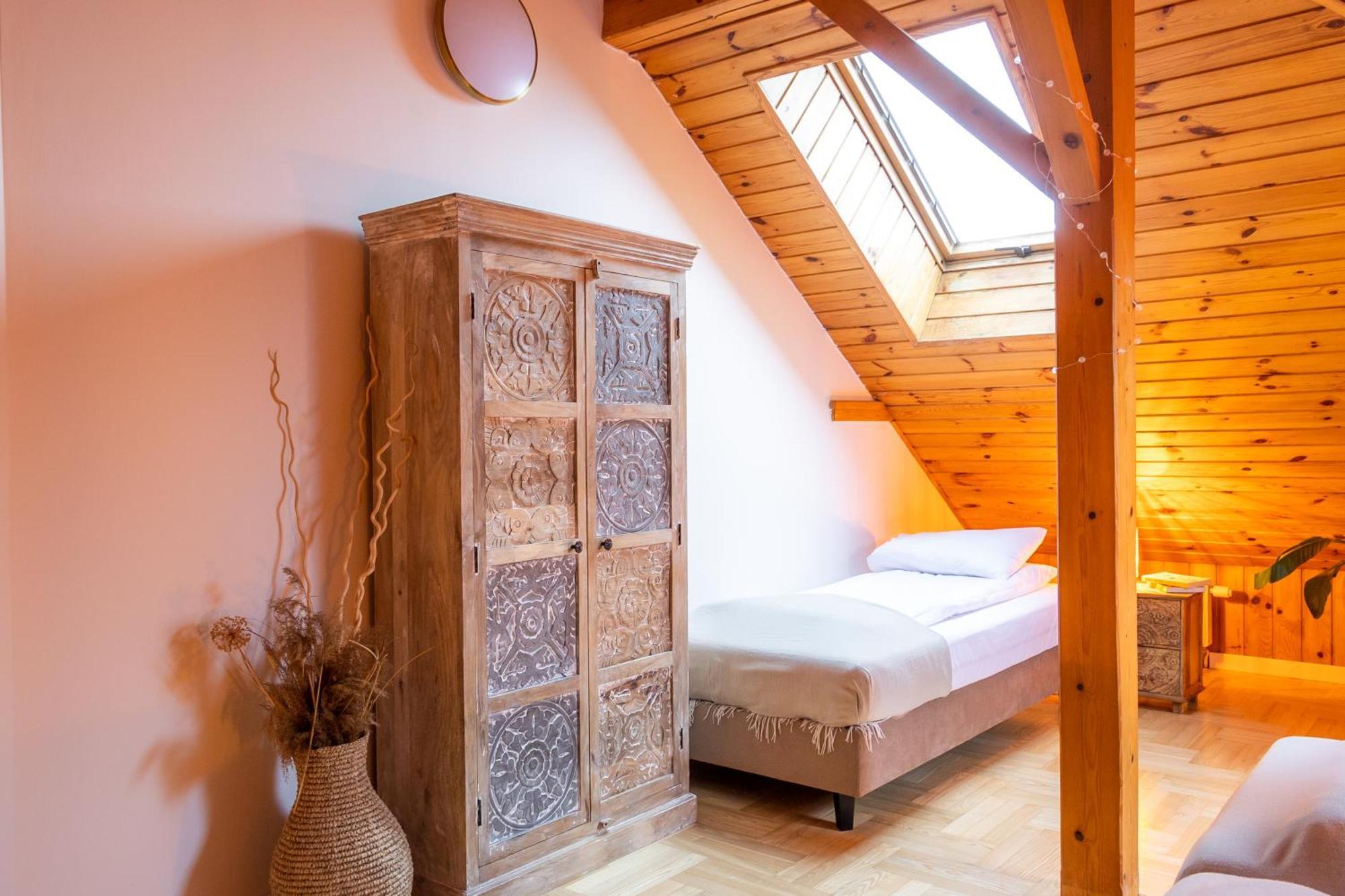 Blisshouse Retreat Center Krakau