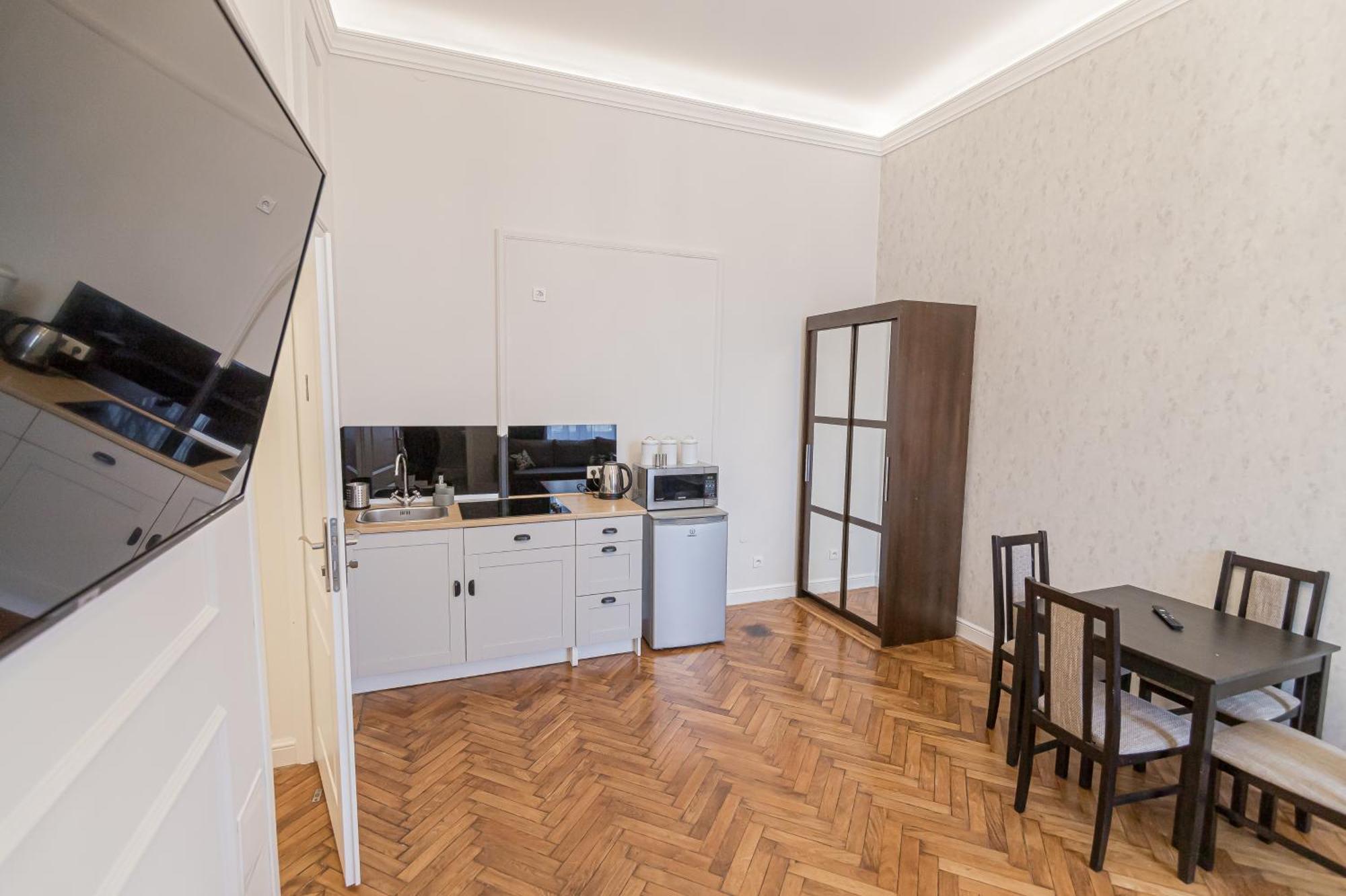 Royal Apartment *