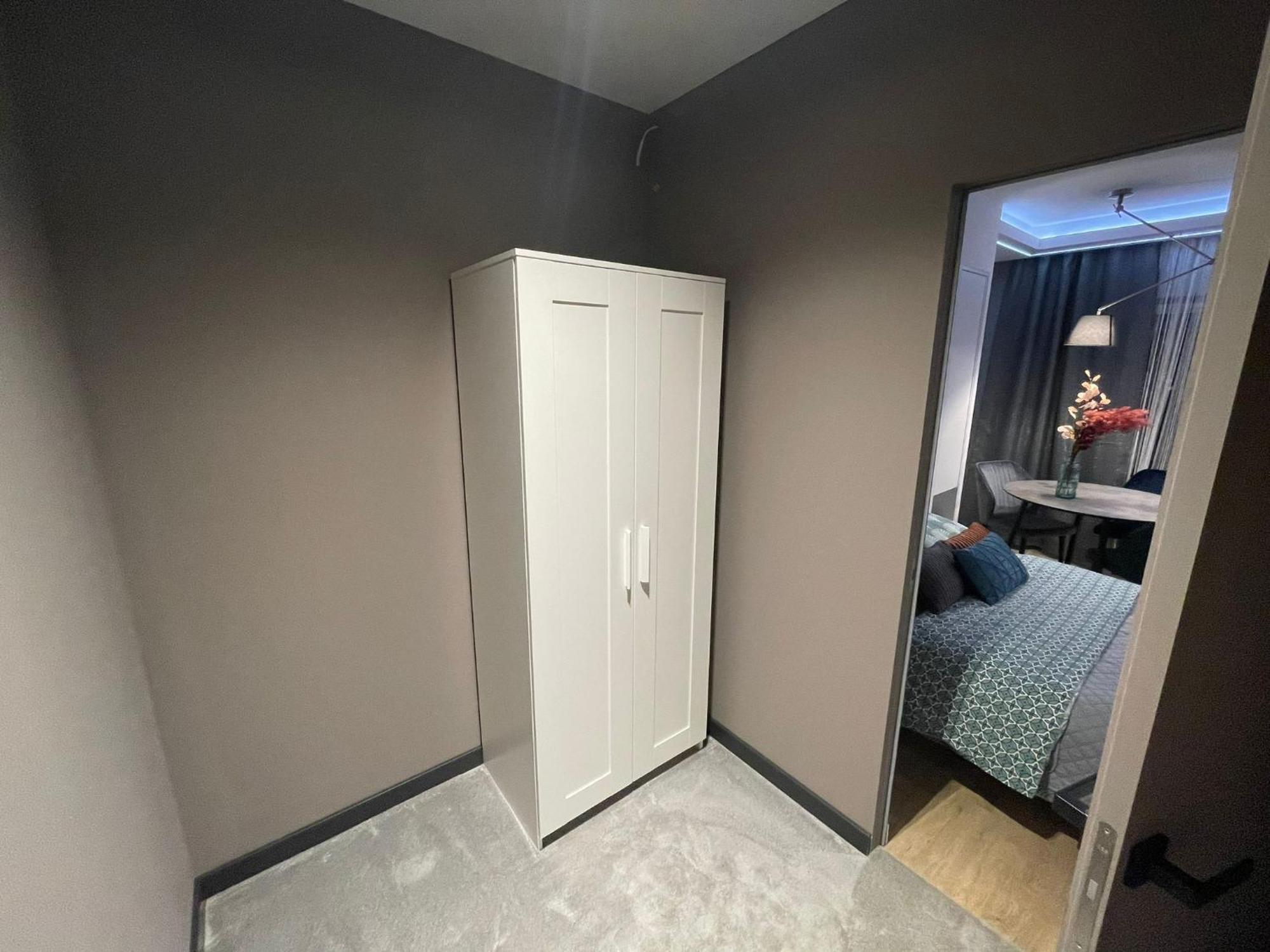New Comfortable With Balcony And Sauna On Klimieckiego Street Apartment *