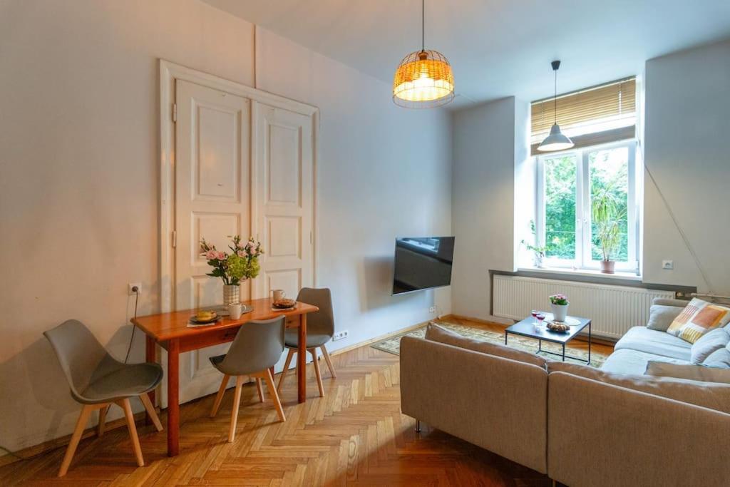 Comfort&central 2-bedroom Apt. Cracóvia