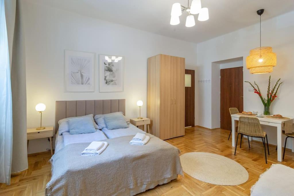 June B Apartament *