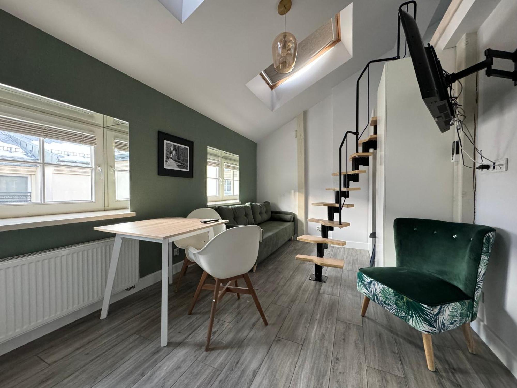 Forest Nook Main Square Loft Apartment *