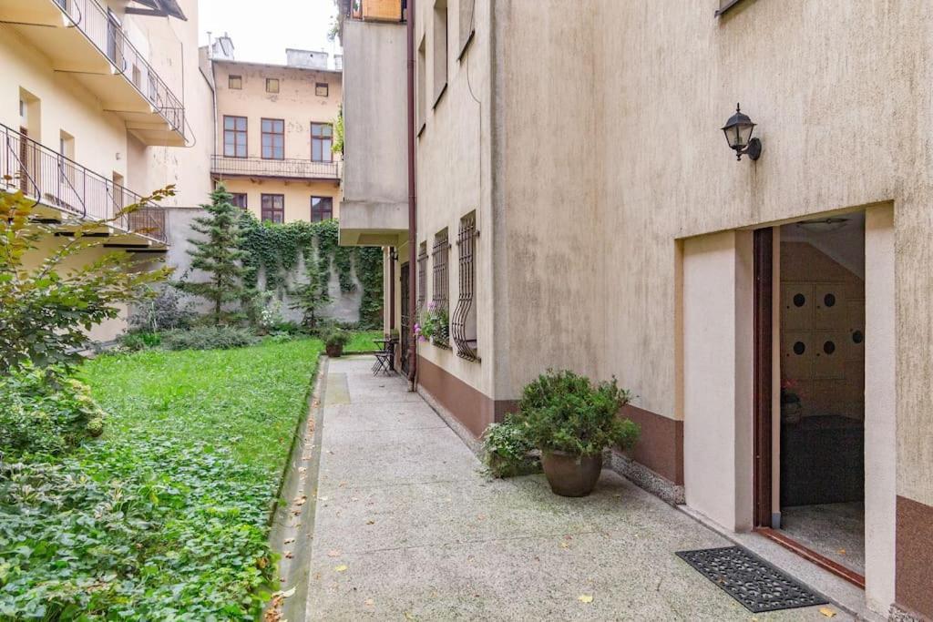 Domus Krakowski 3-bedroom Apt. Krakow