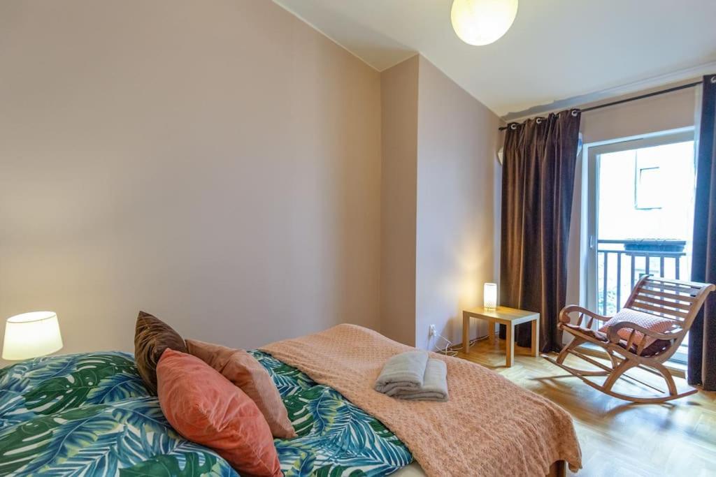 Domus Krakowski 3-bedroom Apt. *