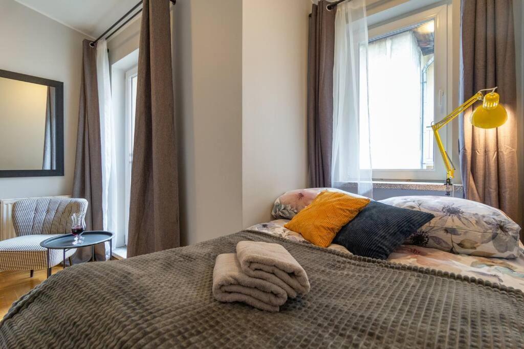 Domus Krakowski 3-bedroom Apt. Apartment *
