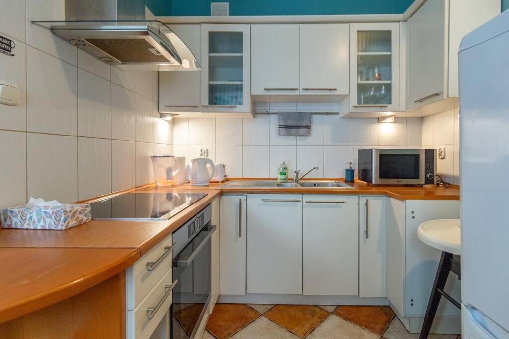 Domus Krakowski 3-bedroom Apt.