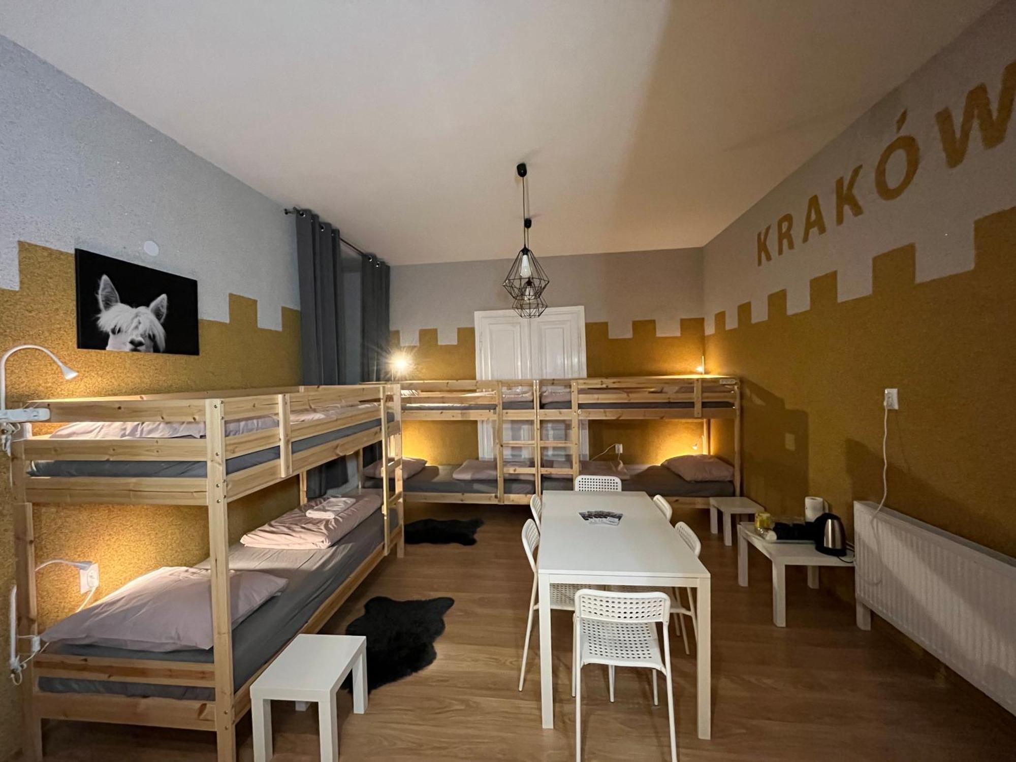 Hostel Girls