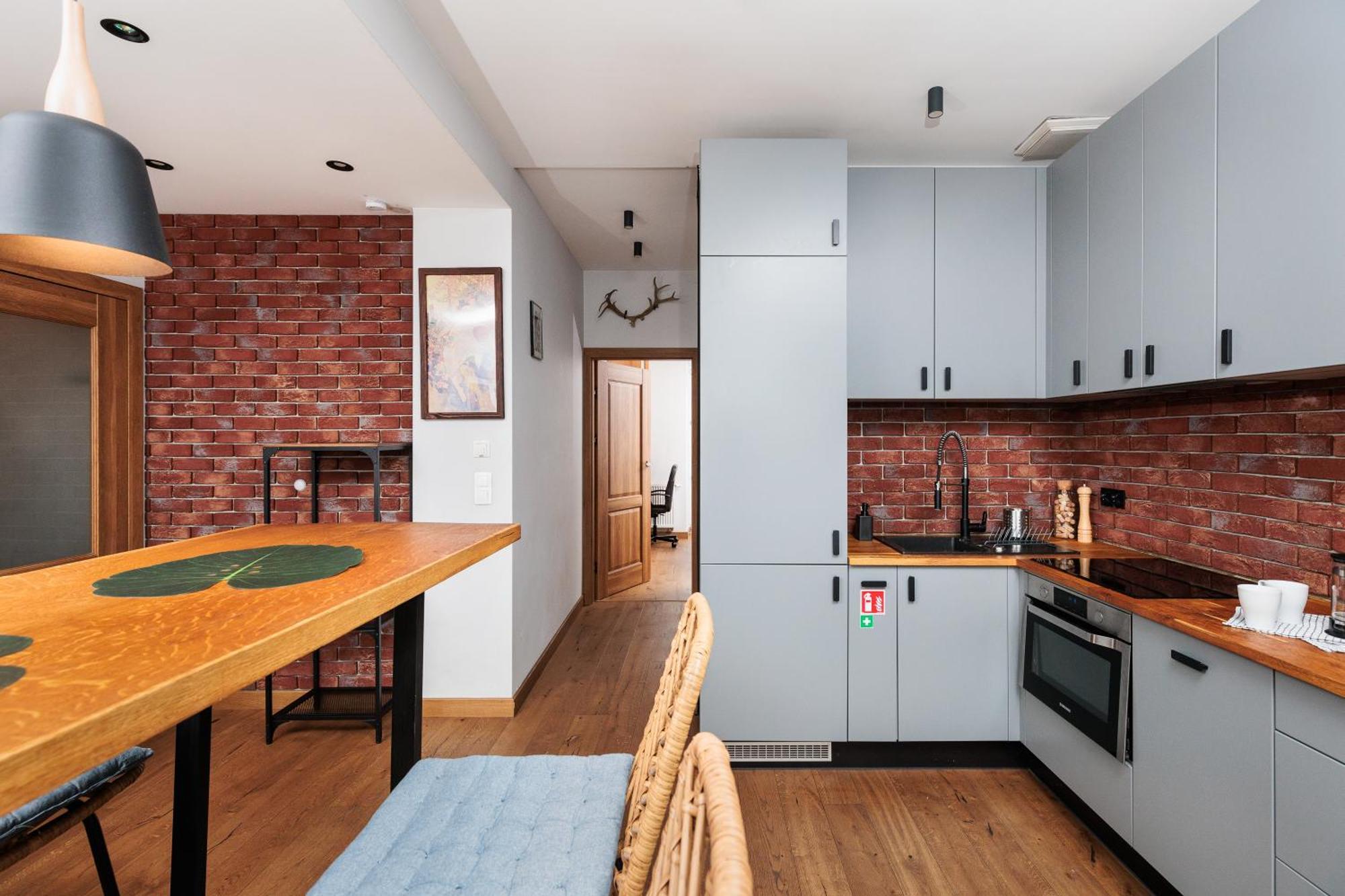 Luminous Loft - Modern Old Town - By Upstairs *