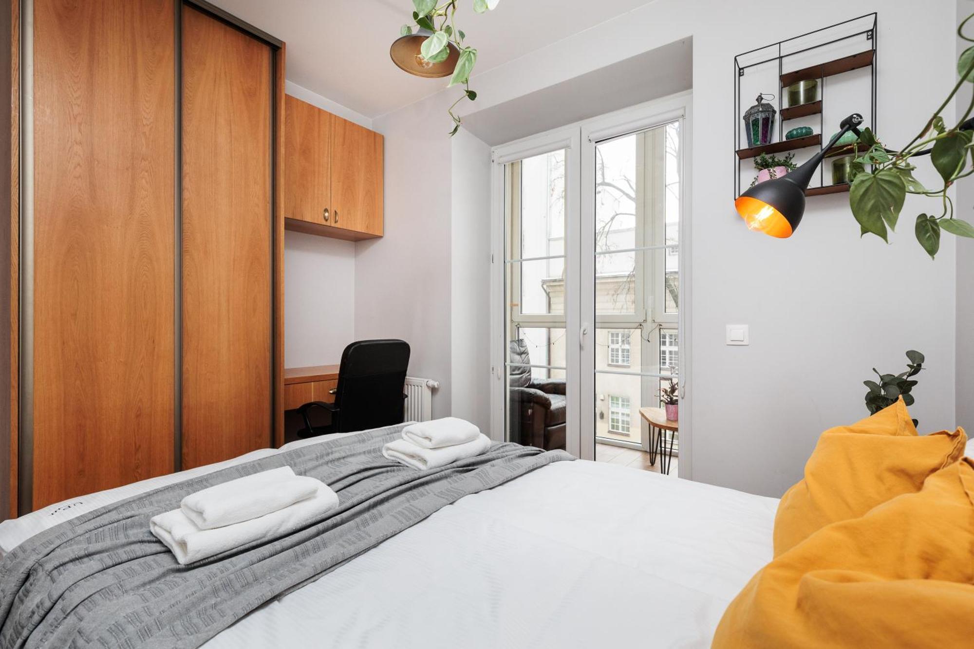 Luminous Loft - Modern Old Town - By Upstairs