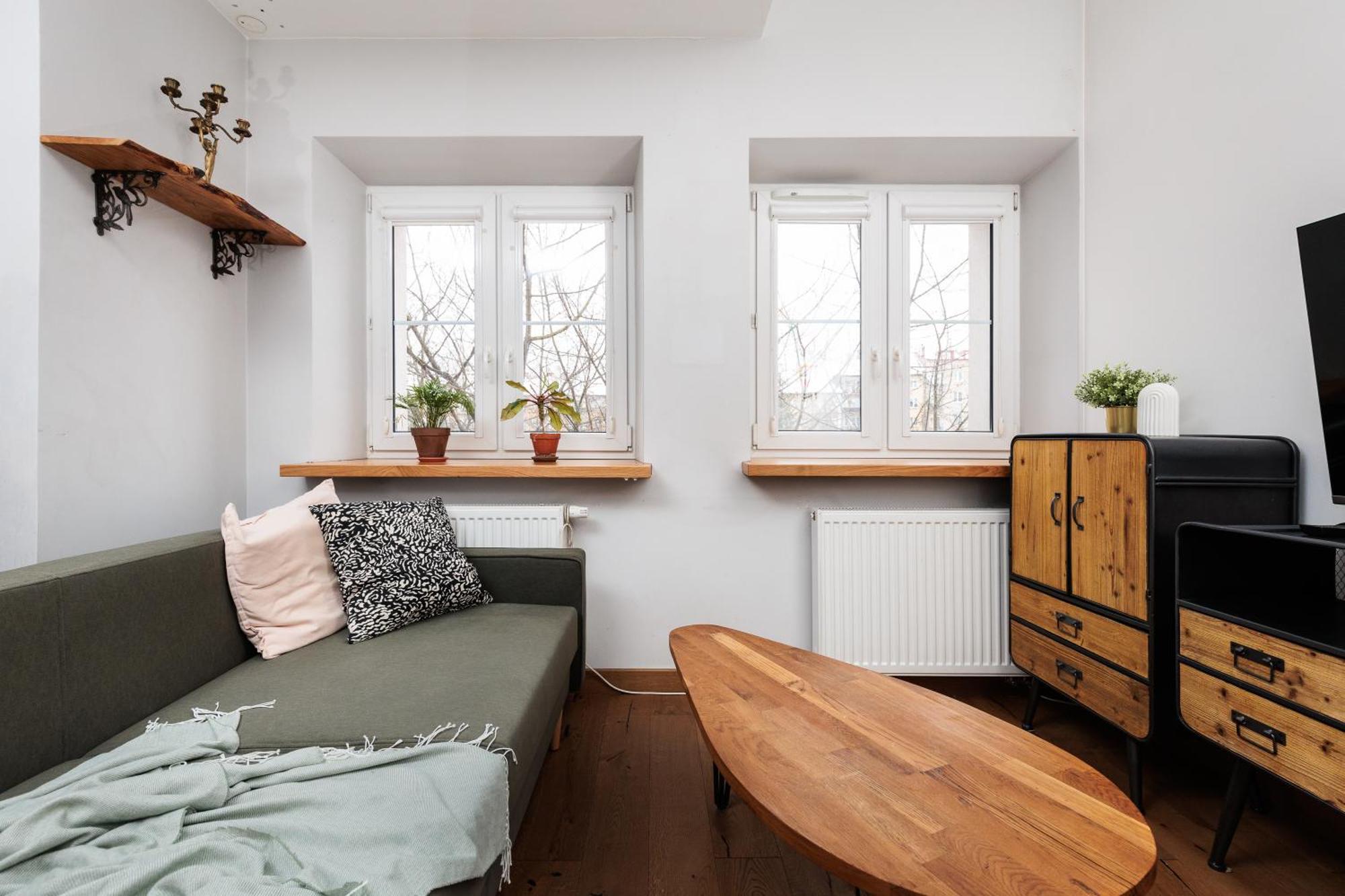 Luminous Loft - Modern Old Town - By Upstairs Apartment