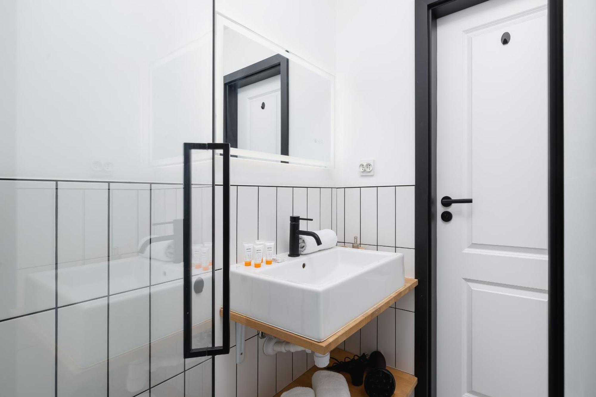 Apartment Comfortable Two-bedroom Strzelcow By Renters Krakow