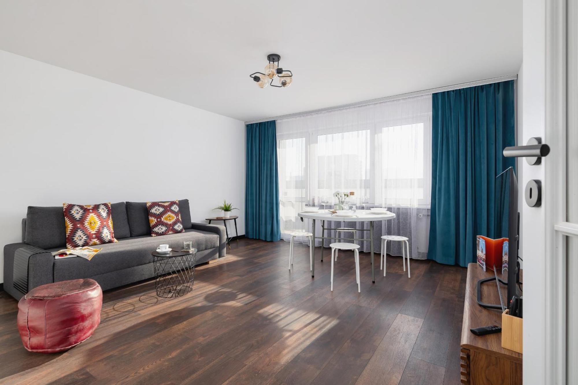 Comfortable Two-bedroom Strzelcow By Renters Krakow
