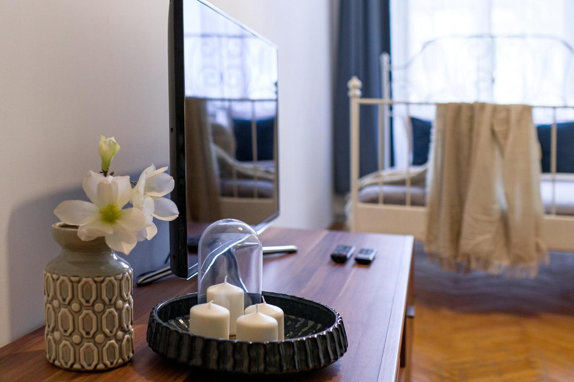 Wawelove Royal Spacious 2 Bedroom Apt 1 Min To Main Sq!