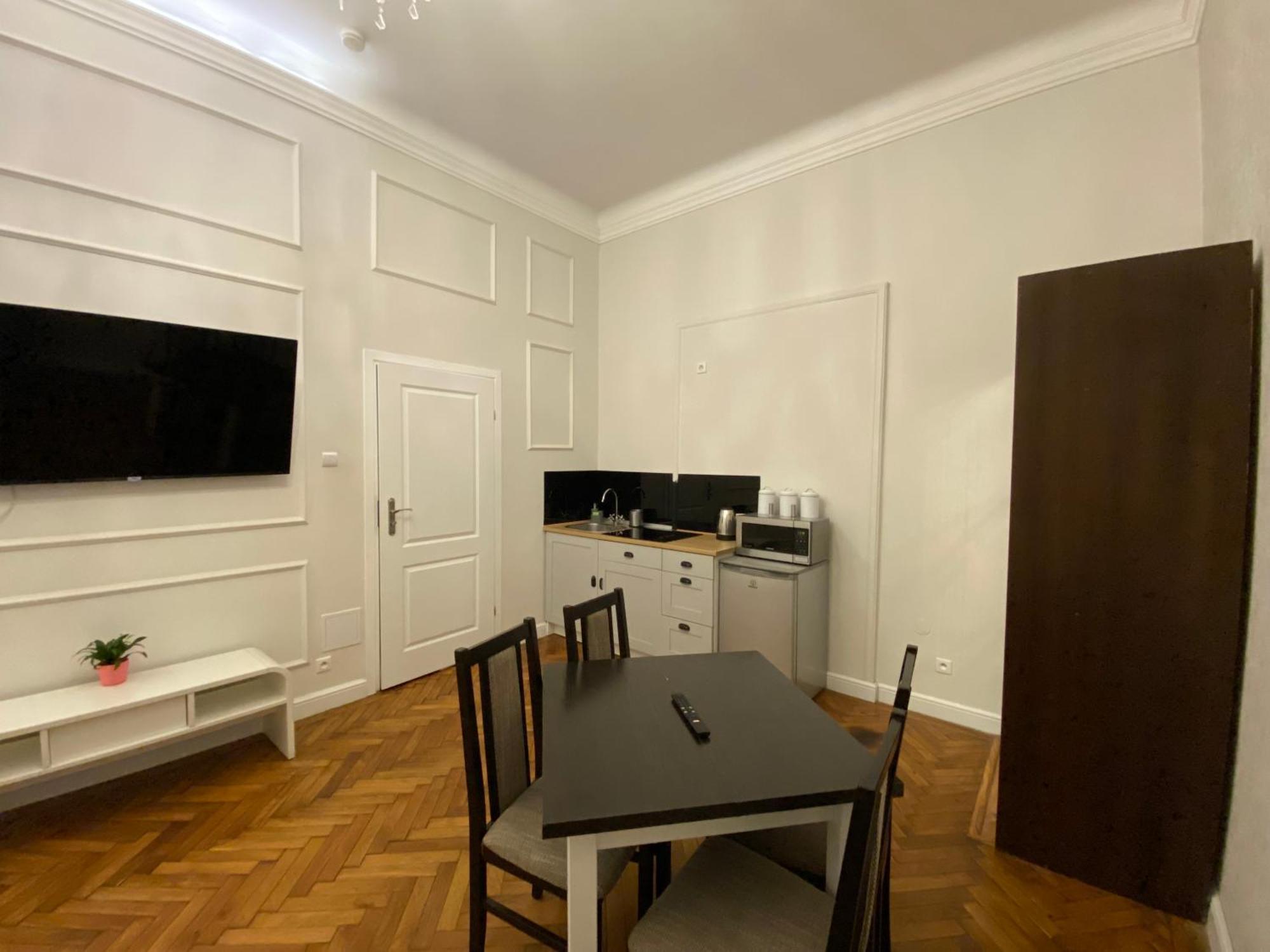 Royal Apartment *