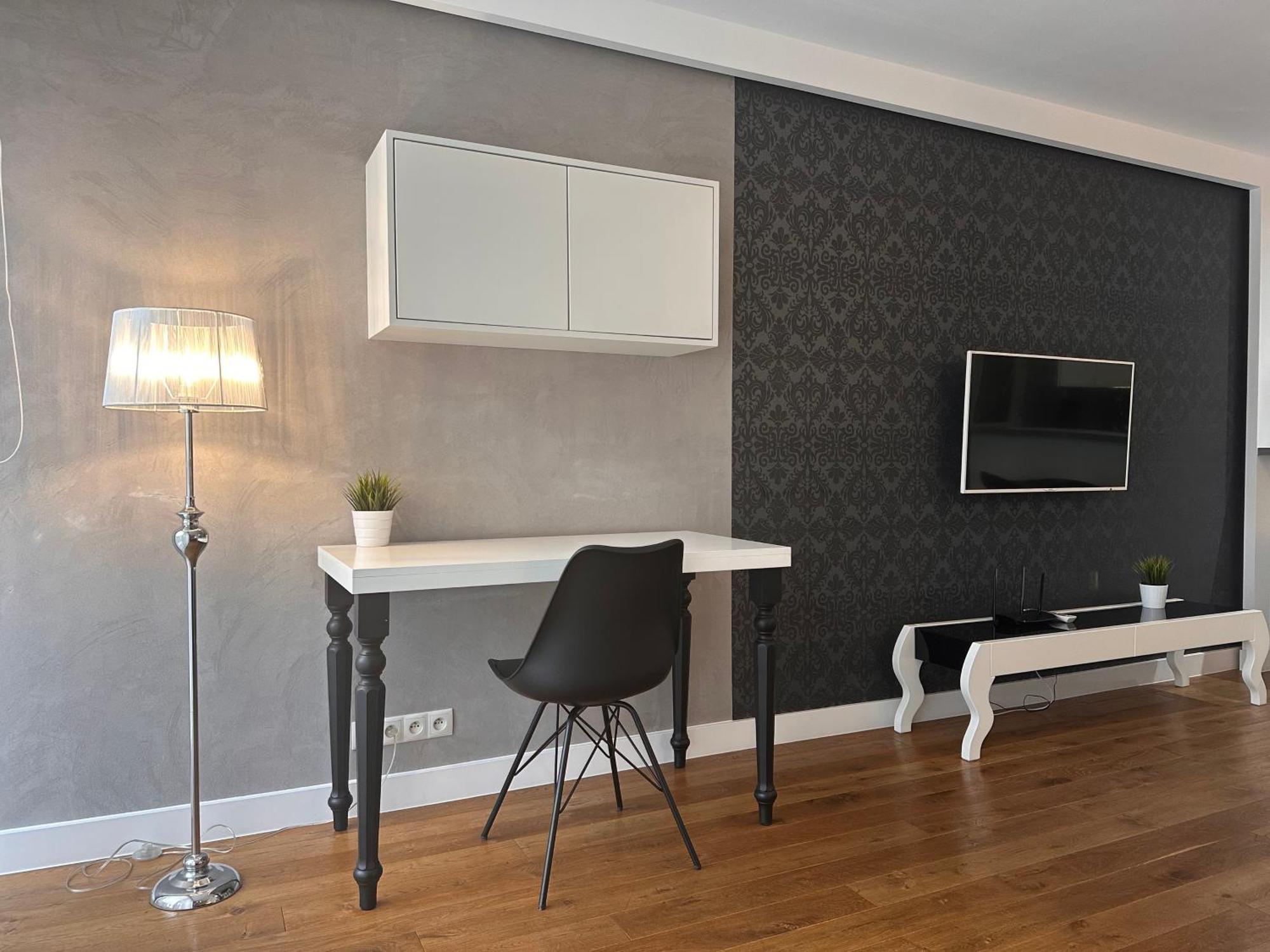 Lux Centre Apartment *