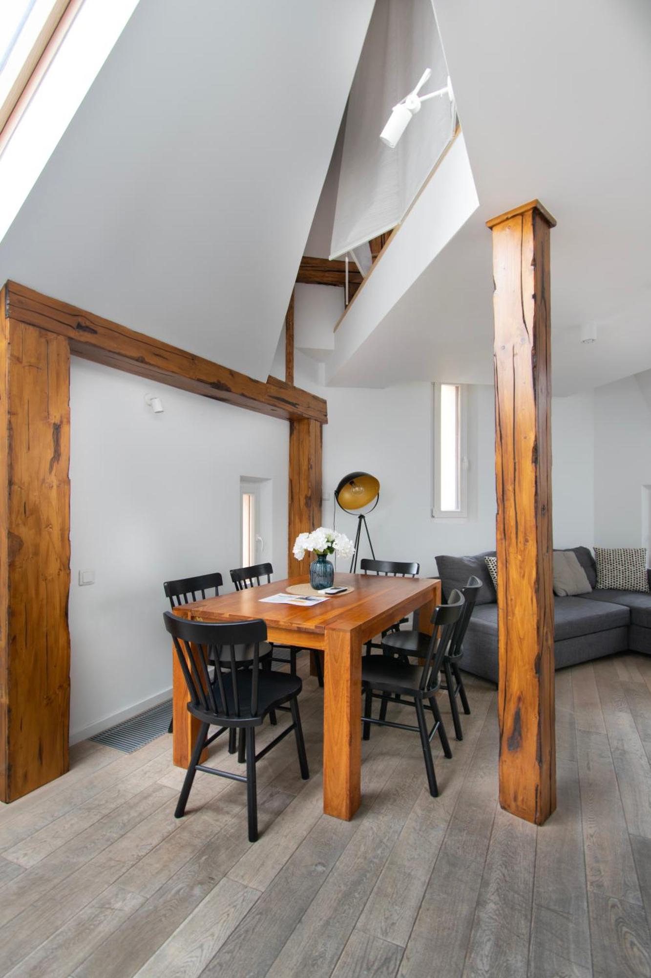 Duplex In The Center Of