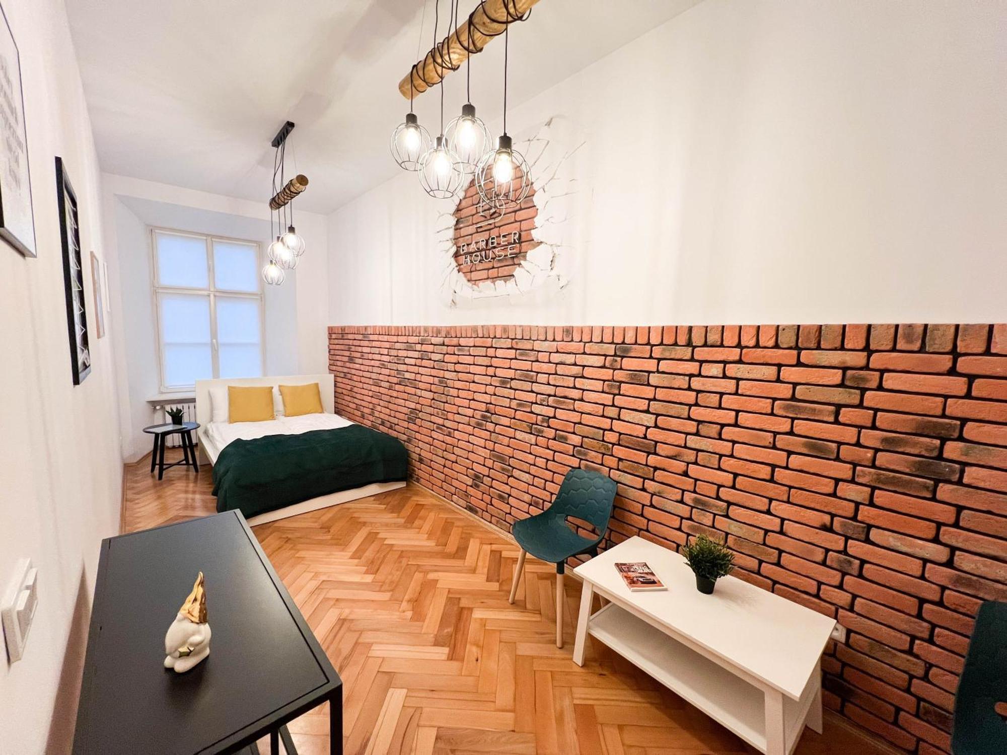 3d Florianska 15 *