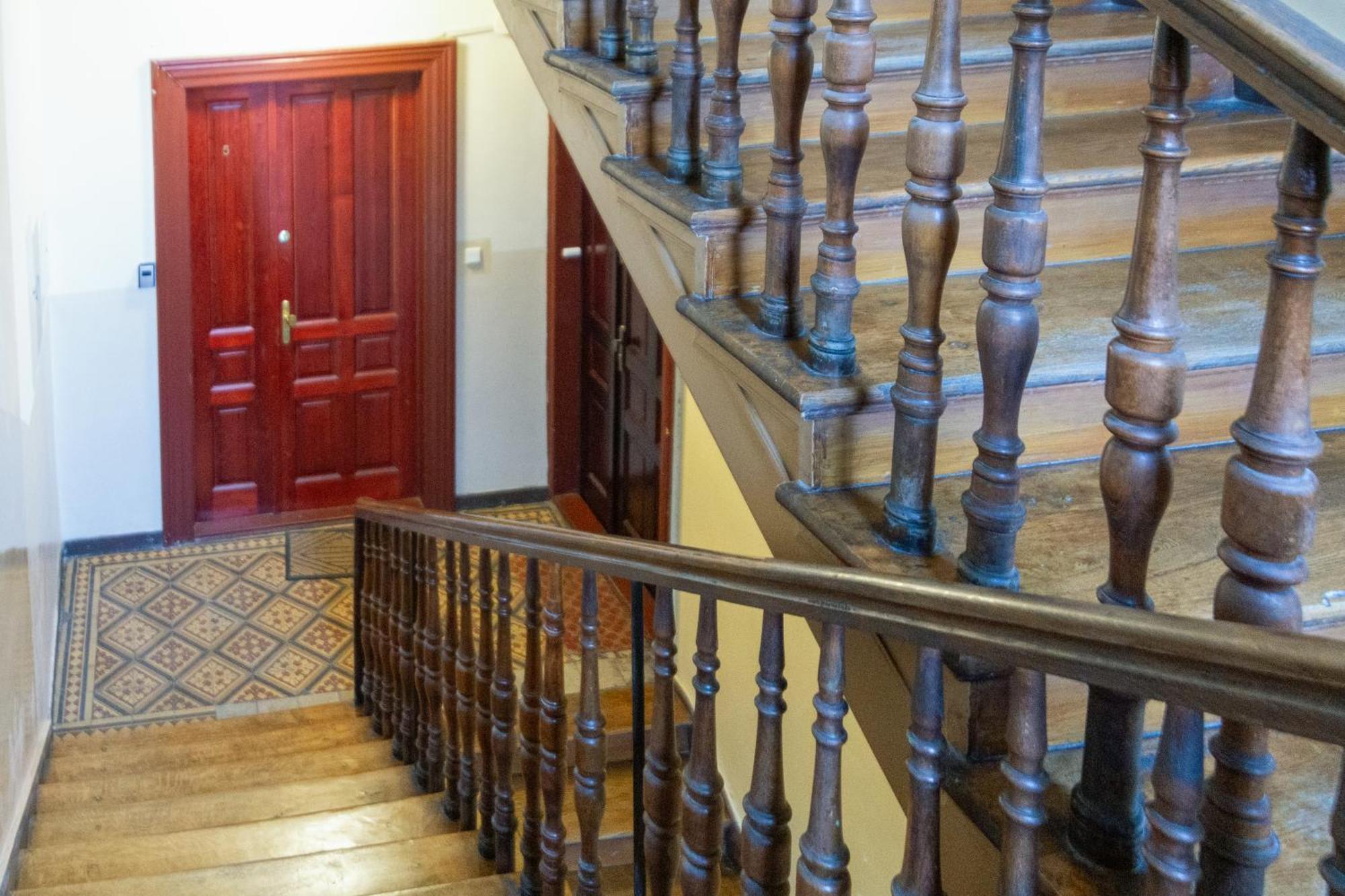 Legend. Wawel Castle Premium * Krakow