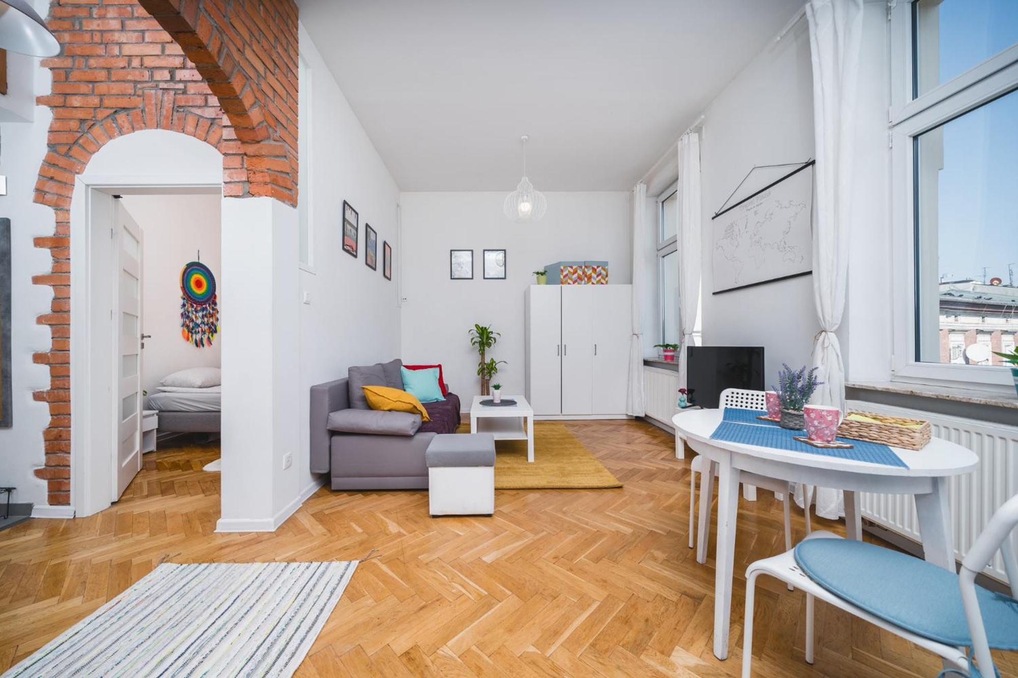 Plac Nowy - The Heart Of Jewish Quarter - By Upstairs Krakau