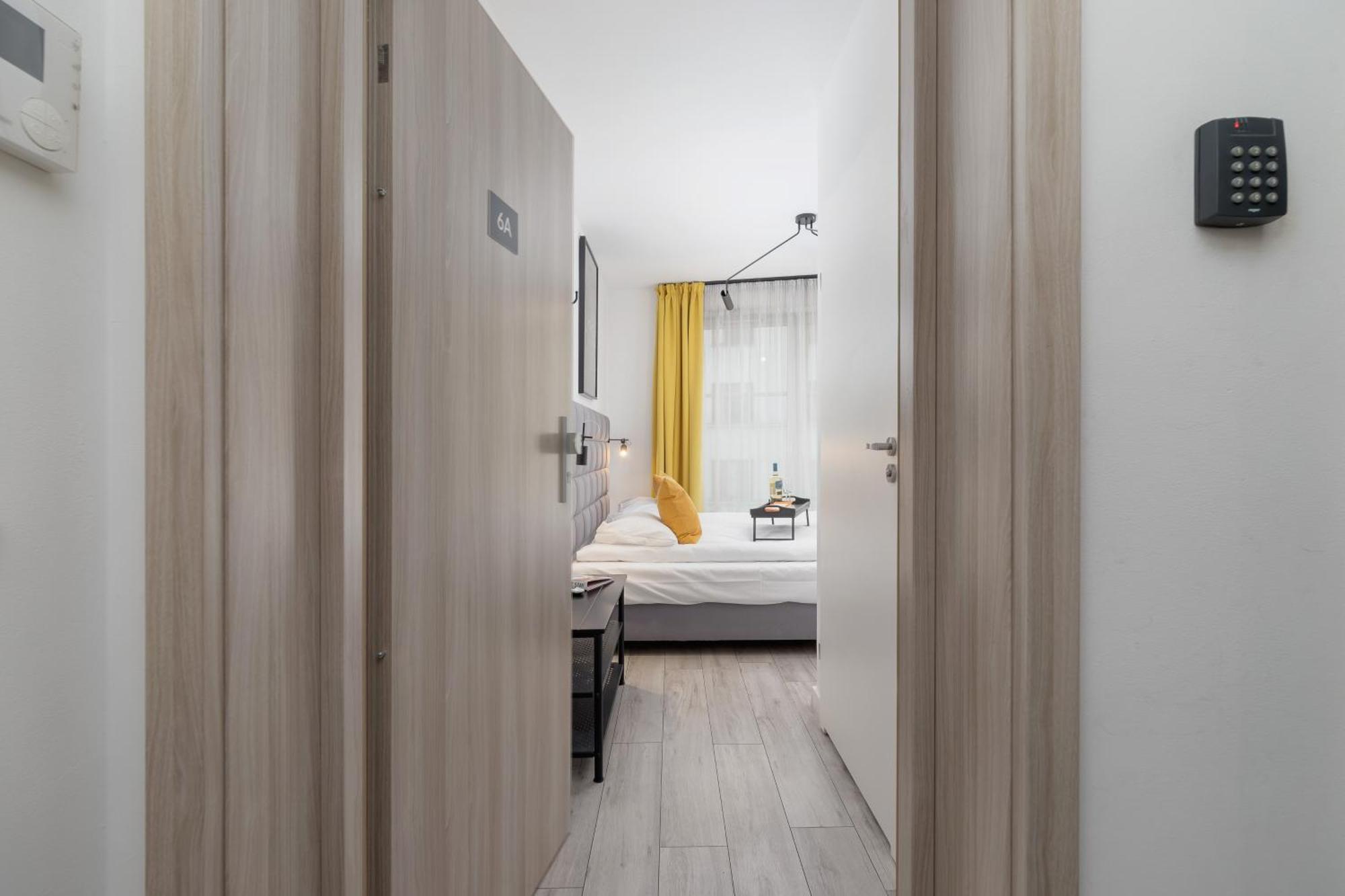 Apartamento Cracow Miodowa 42 Elegant By Renters *