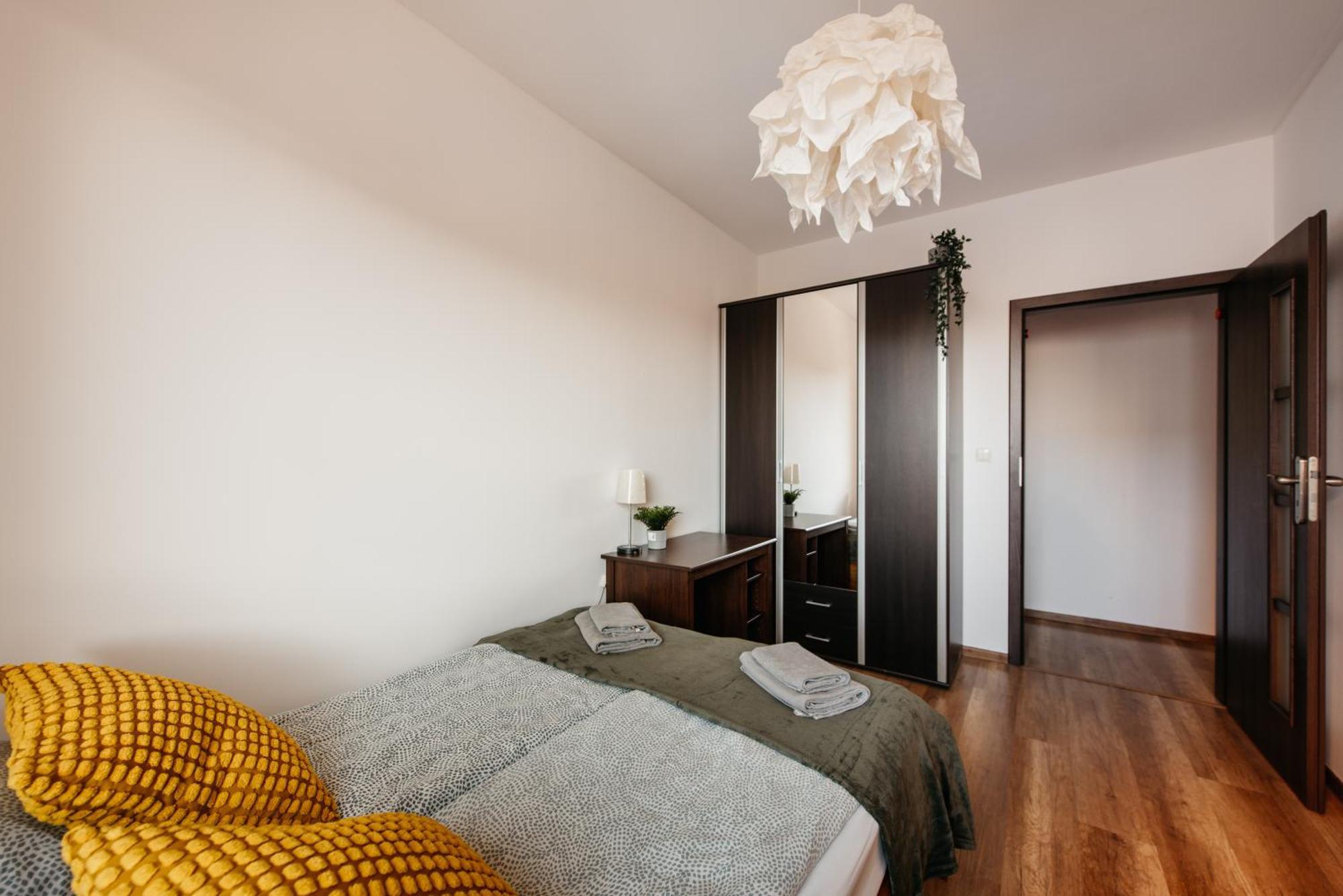 2-room With Garage And Air Conditioning In The Center *