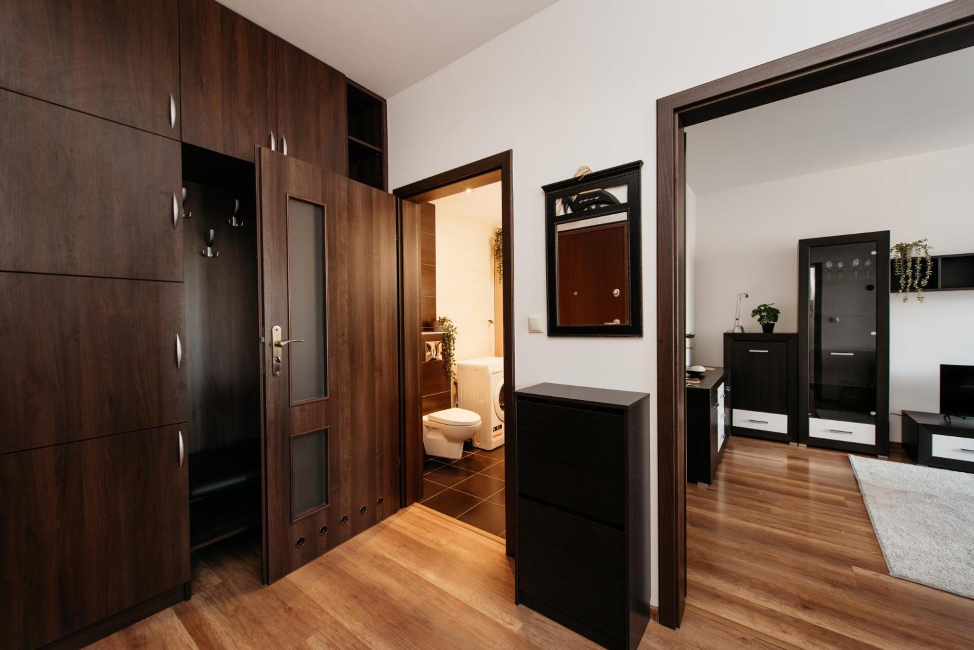 Apartment 2-room With Garage And Air Conditioning In The Center Krakow