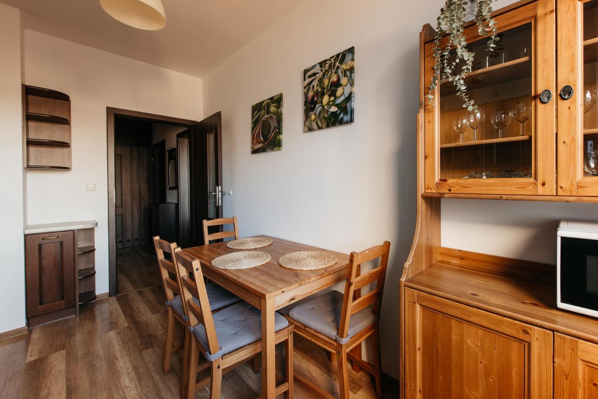 2-room With Garage And Air Conditioning In The Center *