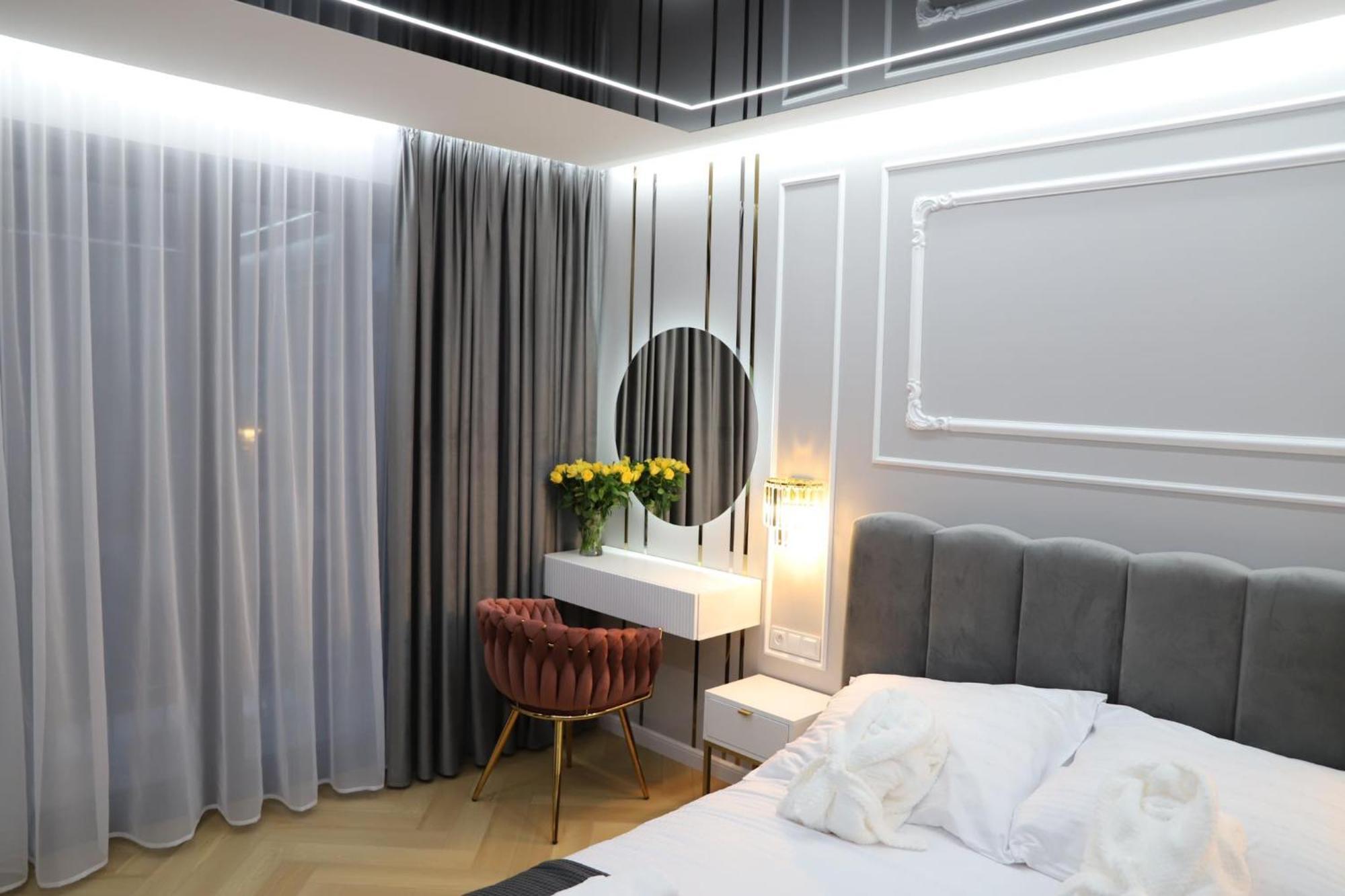 Paris In Cracow Apartment *