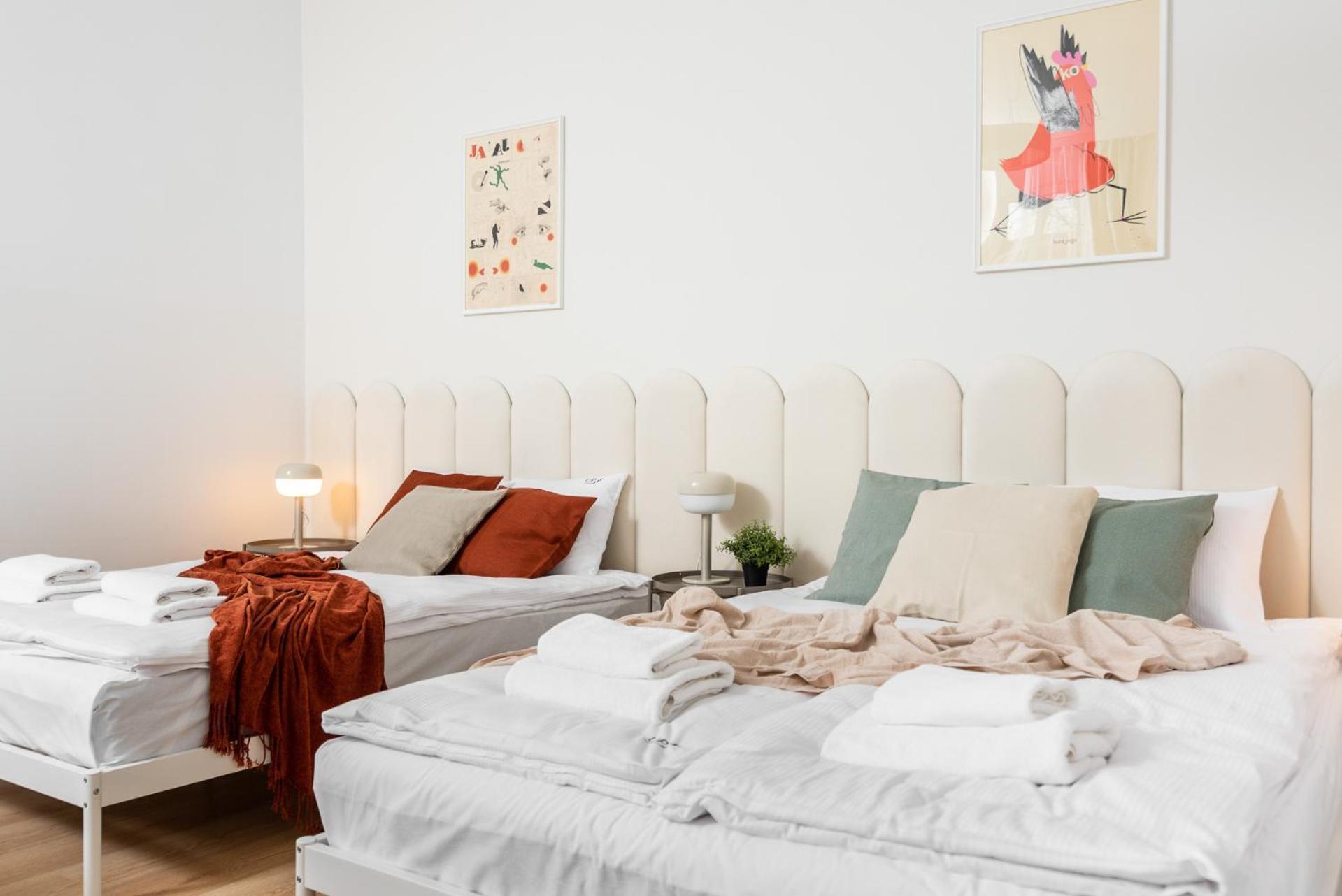 Apartment Modern Centrally Located - By Upstairs *